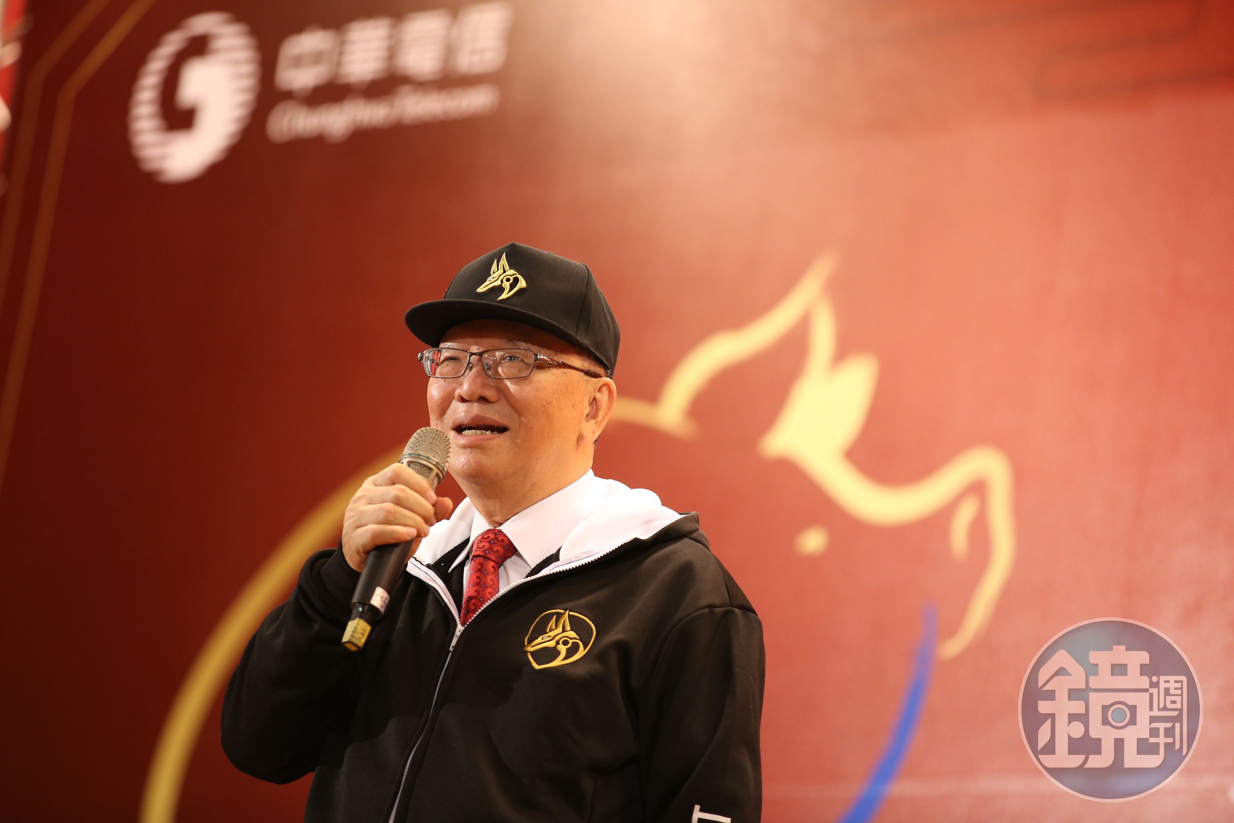 中華電信董事長鄭優在尾牙上強調，未來行動通訊不再做低價競爭，也將推動策略轉型，預計2至3年要拿出成績來。
