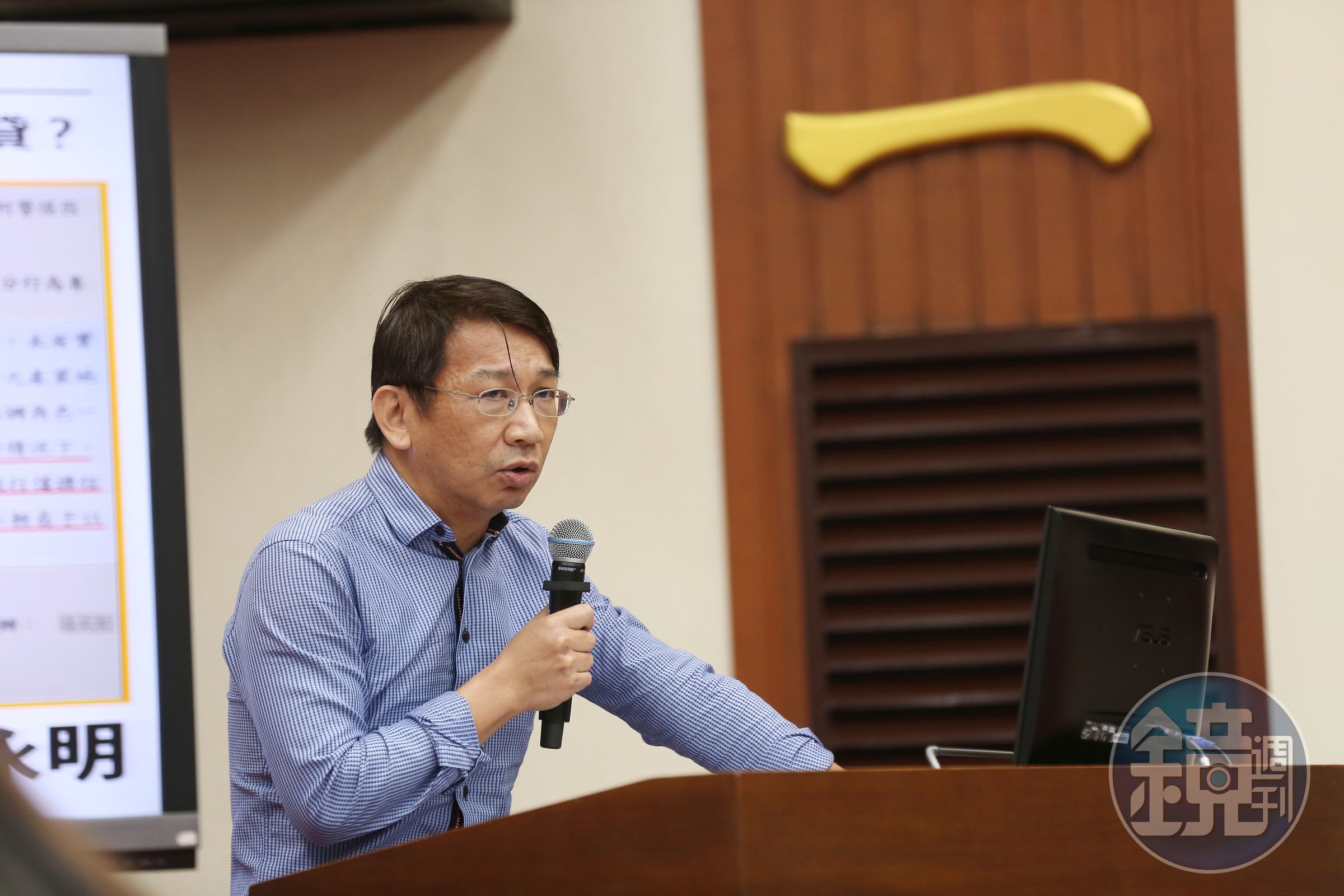 時代力量黨團總召徐永明則在臉書秀出公文，轟蘇貞昌「就是不願意到立法院報告」。
