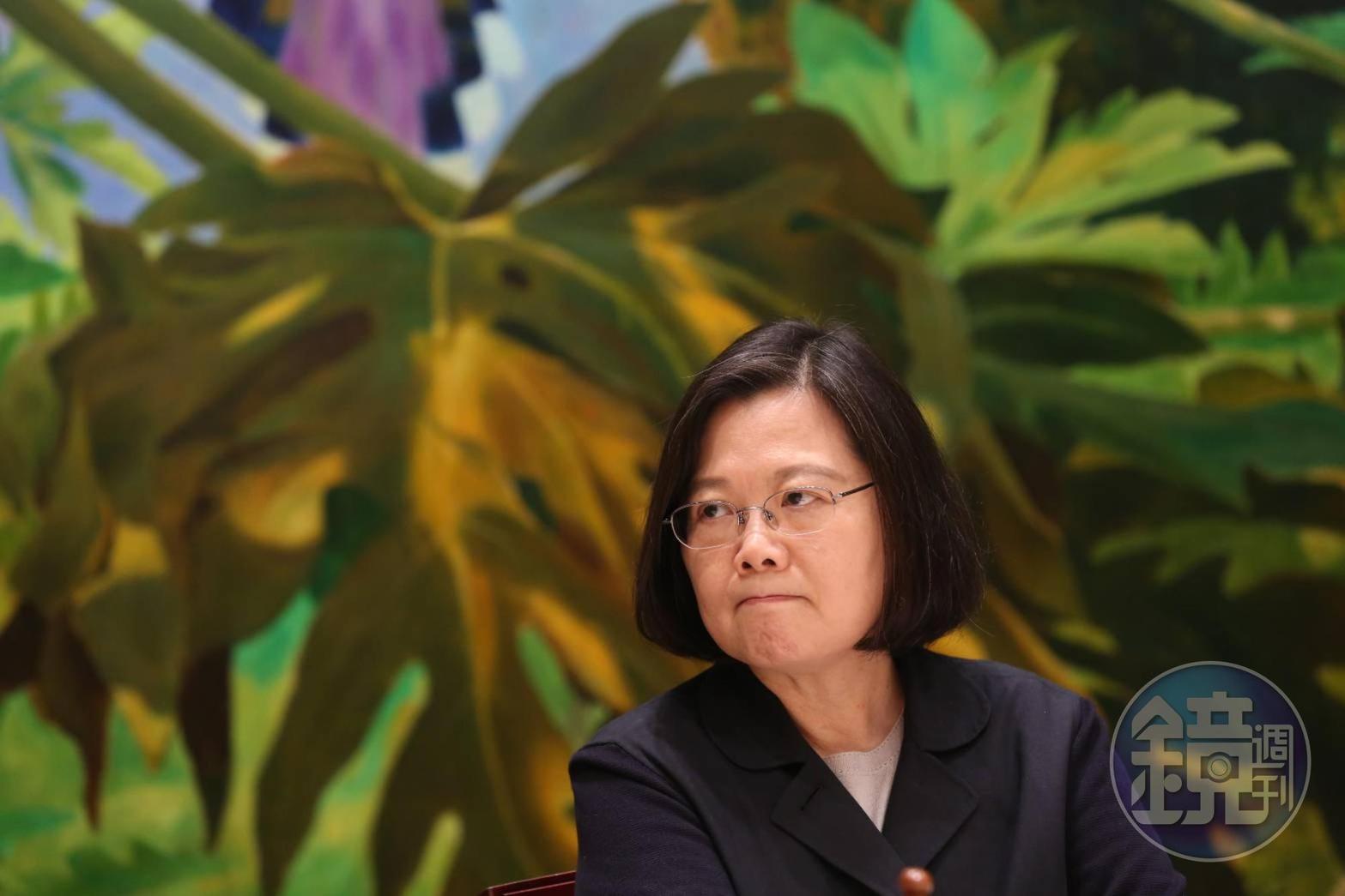 總統蔡英文昨（14日）與媒體餐敘，面對被問「是否已做好只做一任」的心理準備，蔡英文笑稱「這題很危險喔」，隨後表示盼有足夠時間把事做完。