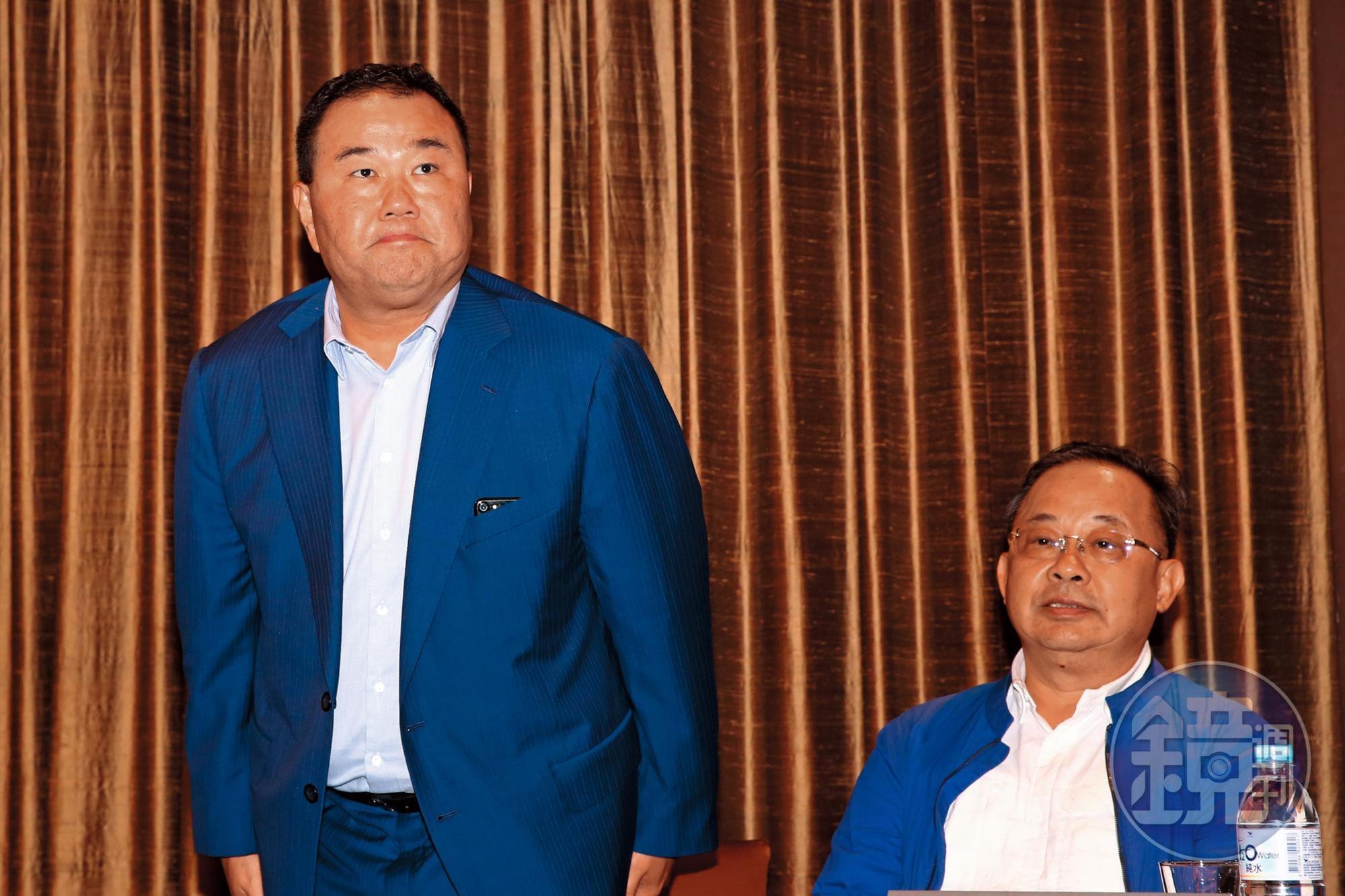 中華棒協副理事長趙士強（左）及行政院體發會副召集人余政憲（右），都對味全龍重回中職成為第5隊，表達樂觀其成。