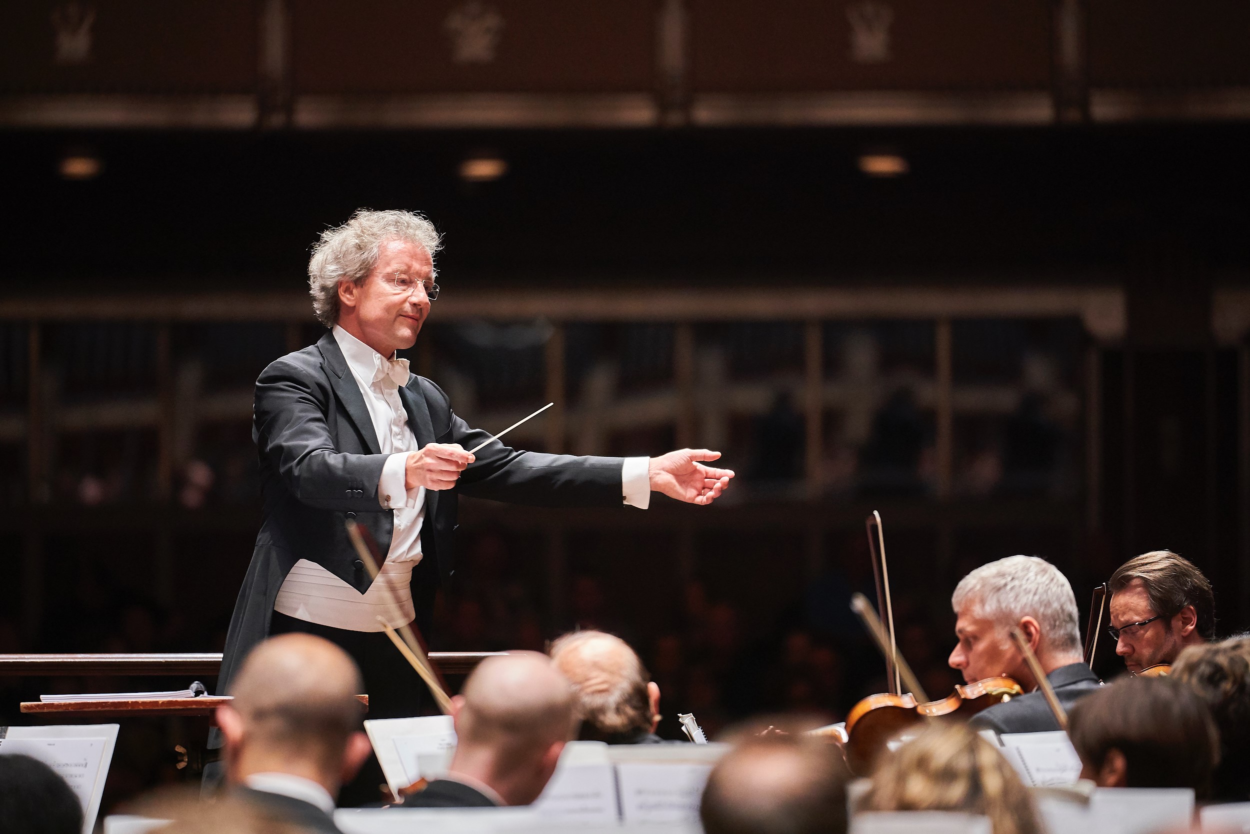 奧地利國寶指揮大師弗朗茲魏瑟-莫斯特將於3月首度率團來台演出。（牛耳藝術提供）