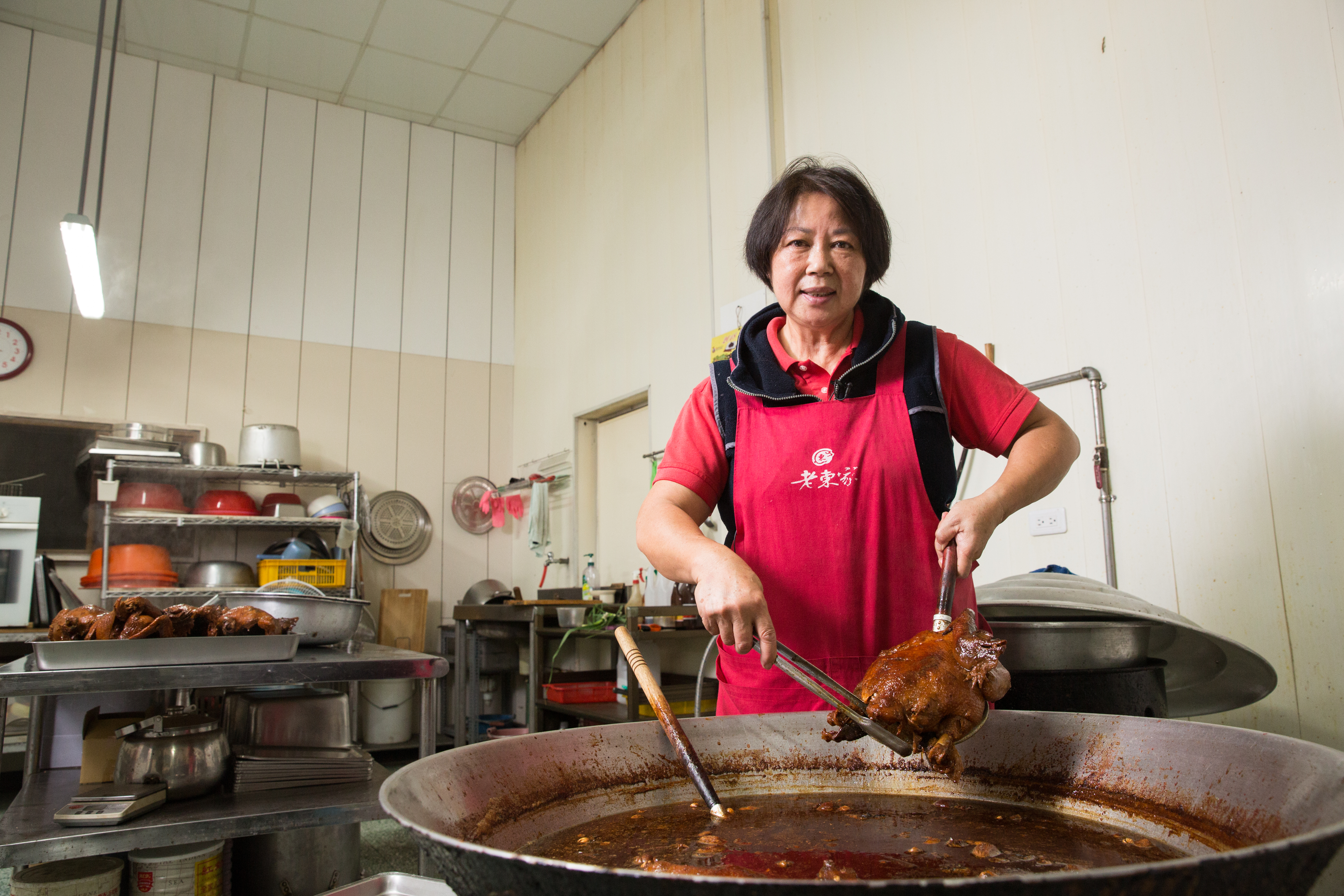 即使經歷前夫外遇、事業重挫，吳東麗仍樂觀，用滷味拚出事業第二春。