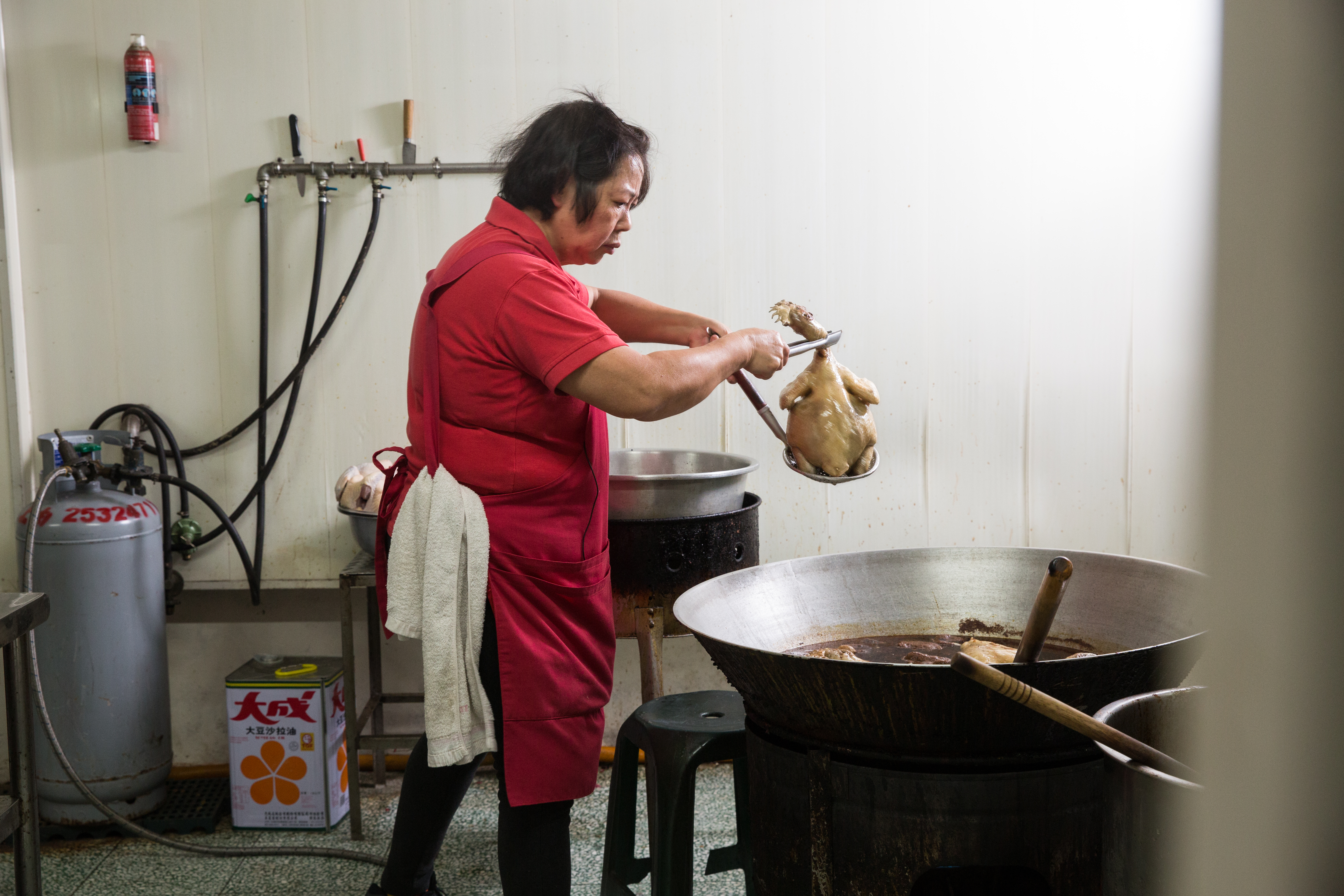 即使經歷前夫外遇、事業重挫，吳東麗仍樂觀，用滷味拚出事業第二春。