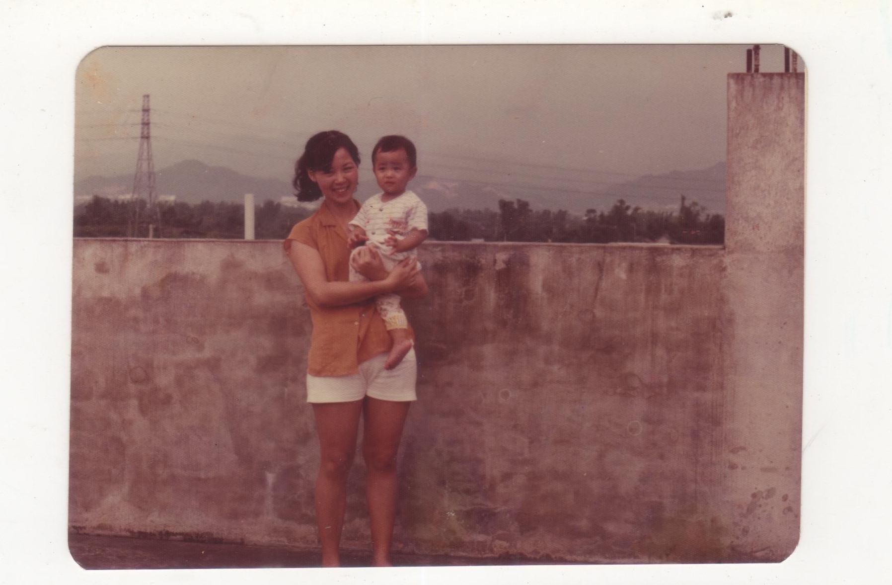 育有3子的吳東麗很慶幸自己沒生女兒，不希望孩子重蹈她的覆轍。