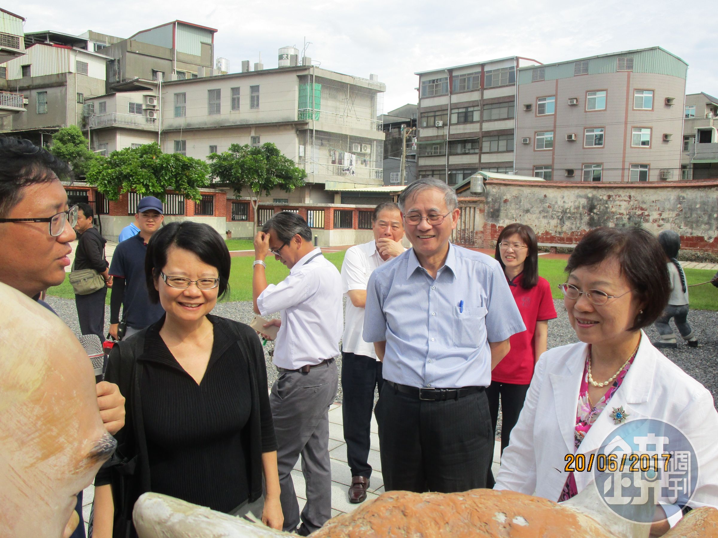 監委王美玉（黑衣者）及劉德勳（藍色襯衫者）認為，管中閔是否「經常、固定」兼職，欠缺更具體的事證。（翻攝自監察院）