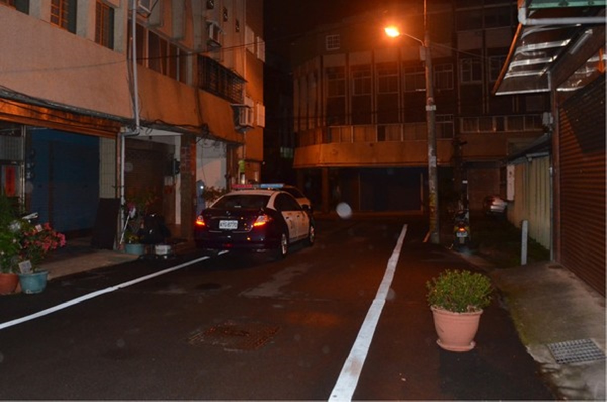 中壢民宅驚傳雙屍案,疑似男子勒死前岳母後自殺。(翻攝畫面)