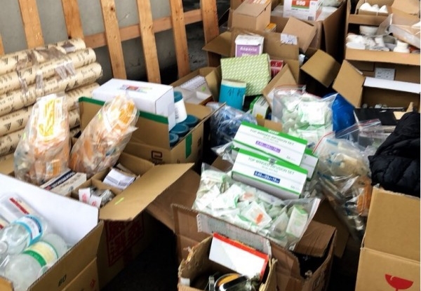 林的住家有如藥品批發站，各類藥物應有盡有。（警方提供）