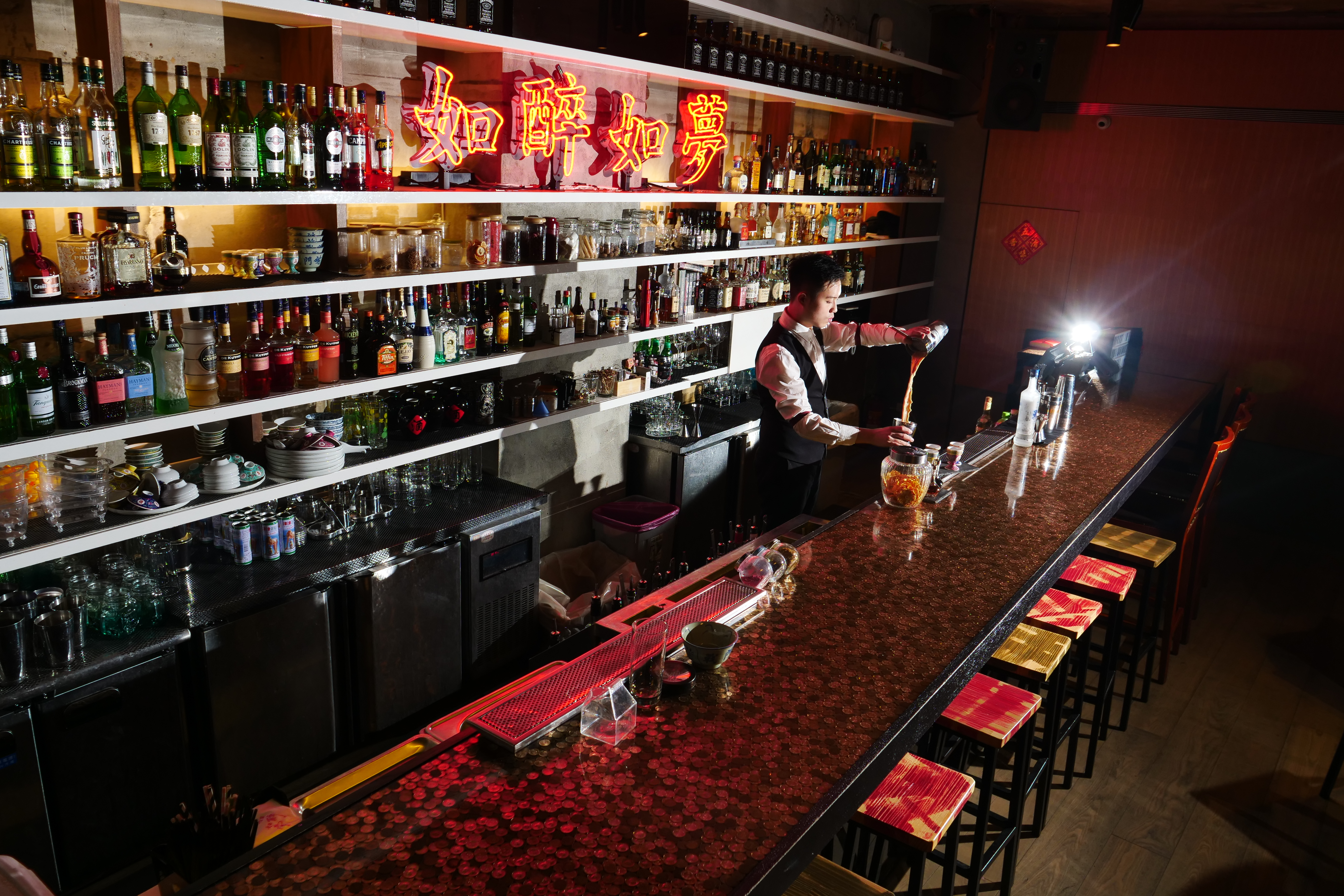 在西門町漢口街上的「HANKO 60」可喝到用金門高粱做成的創意調酒。