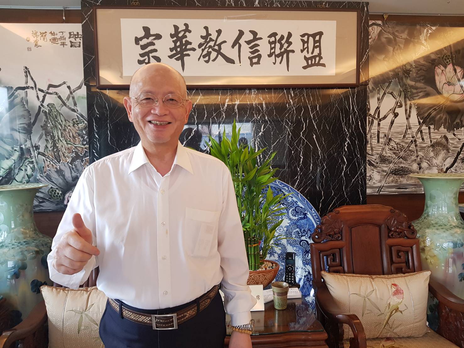 宗教聯盟主席朱武獻呼籲，挺同或反同要妥協，接受共識，才能解決同婚爭議，把對國家社會的傷害減到最小。