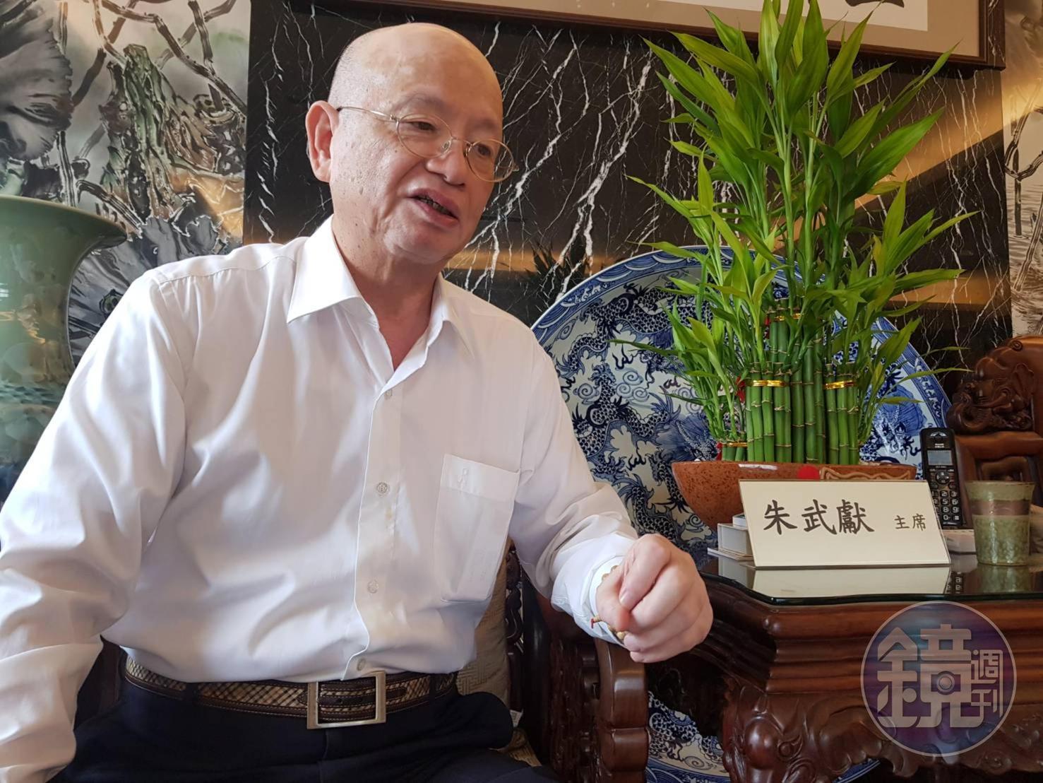 宗教聯盟主席朱武獻建議，台灣應採新加坡模式，著重教育孩子對於各種性病的知識，認識安全的性觀念。