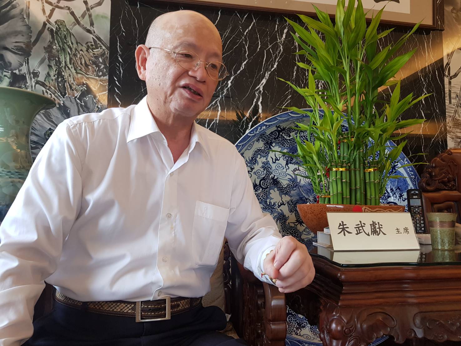 宗教聯盟主席朱武獻建議，台灣應採新加坡模式，著重教育孩子對於各種性病的知識，認識安全的性觀念。