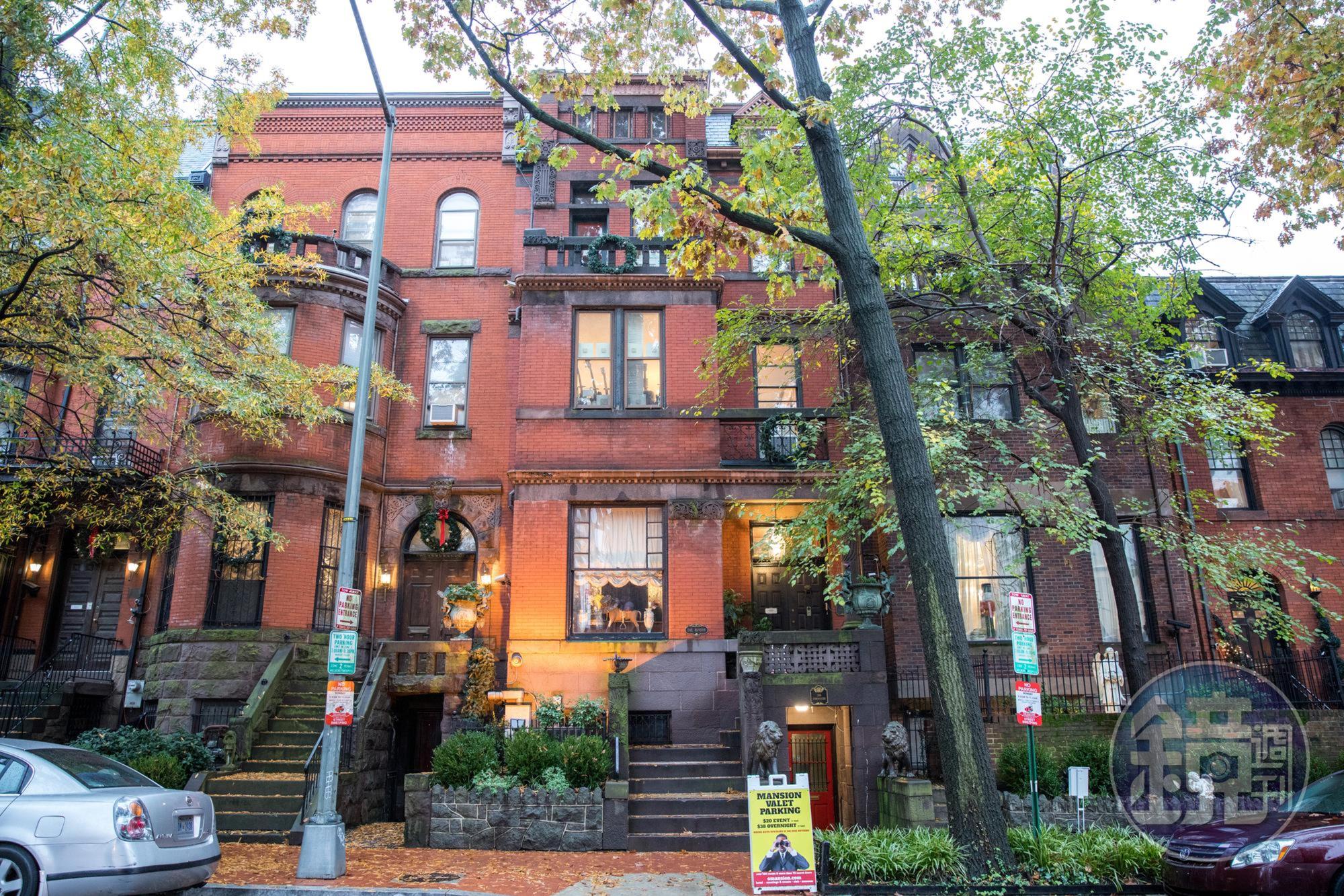 由4連棟組成的奇特「O Street Museum」，堪稱華府最不可思議的私人博物館，入內的驚奇和探索感，好比《恐怖蠟像館》，只是少了可怕的情節。