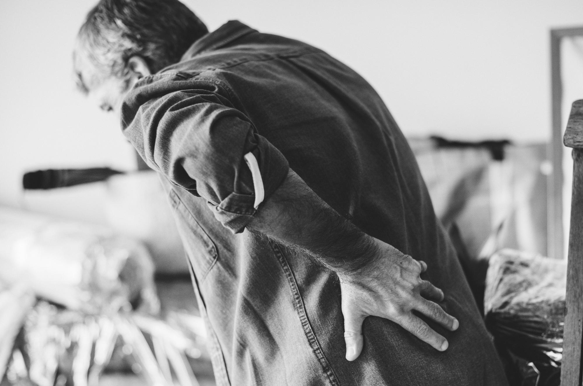 愛爾蘭一名男子運動傷害導致下背痛,竟靠注射精液治療。圖非當事人。(pexels)