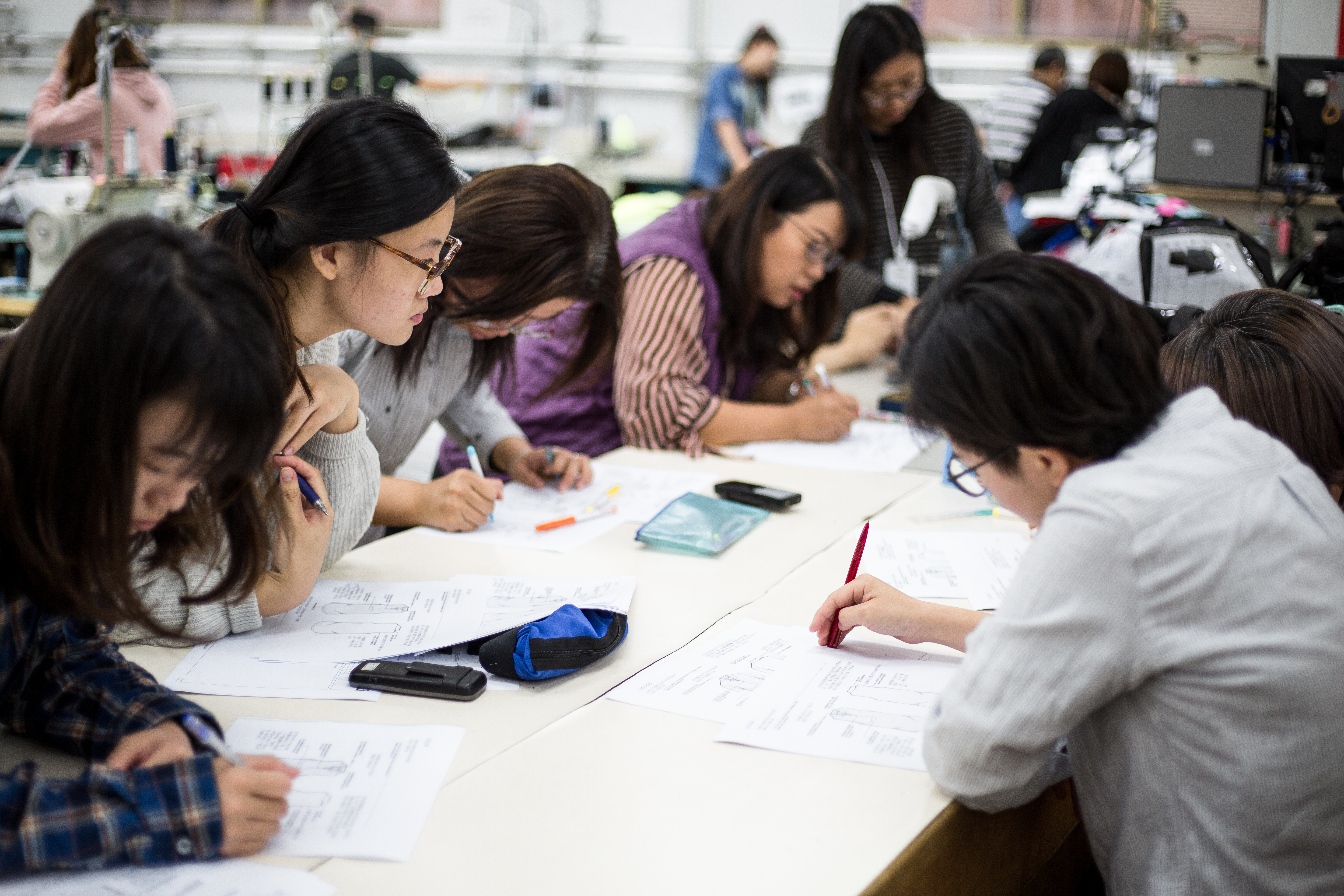儒鴻注重研發科技且愛用年輕人，員工平均年齡不到33歲。