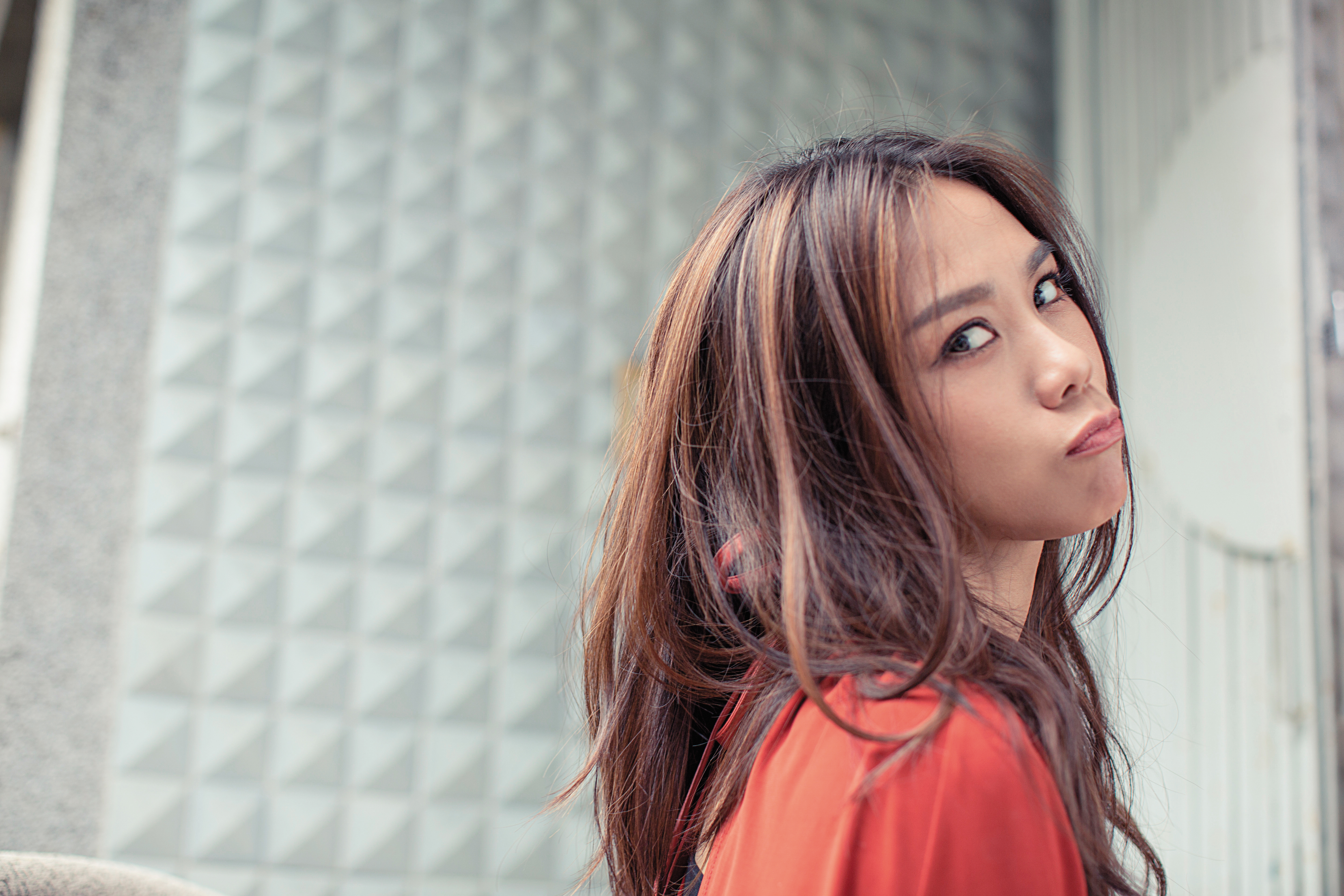 嘟嘴是蔡健雅這幾年的改變，最早有一天，當她發現自己連嘟嘴都太嚴肅時，改變就啟動了。