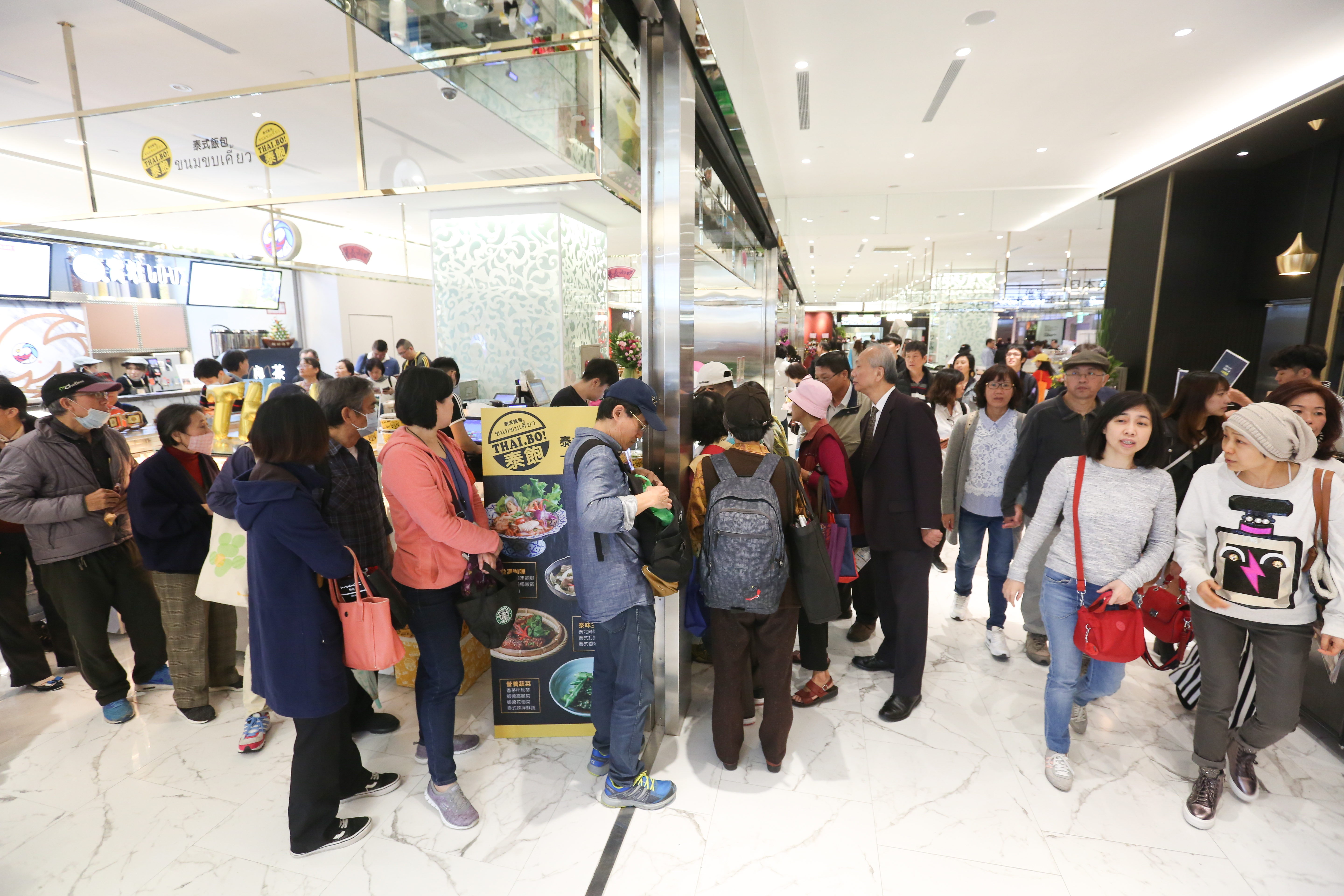 廖鎮漢在台北信義區開出第3家百貨，強打美食牌搶客。