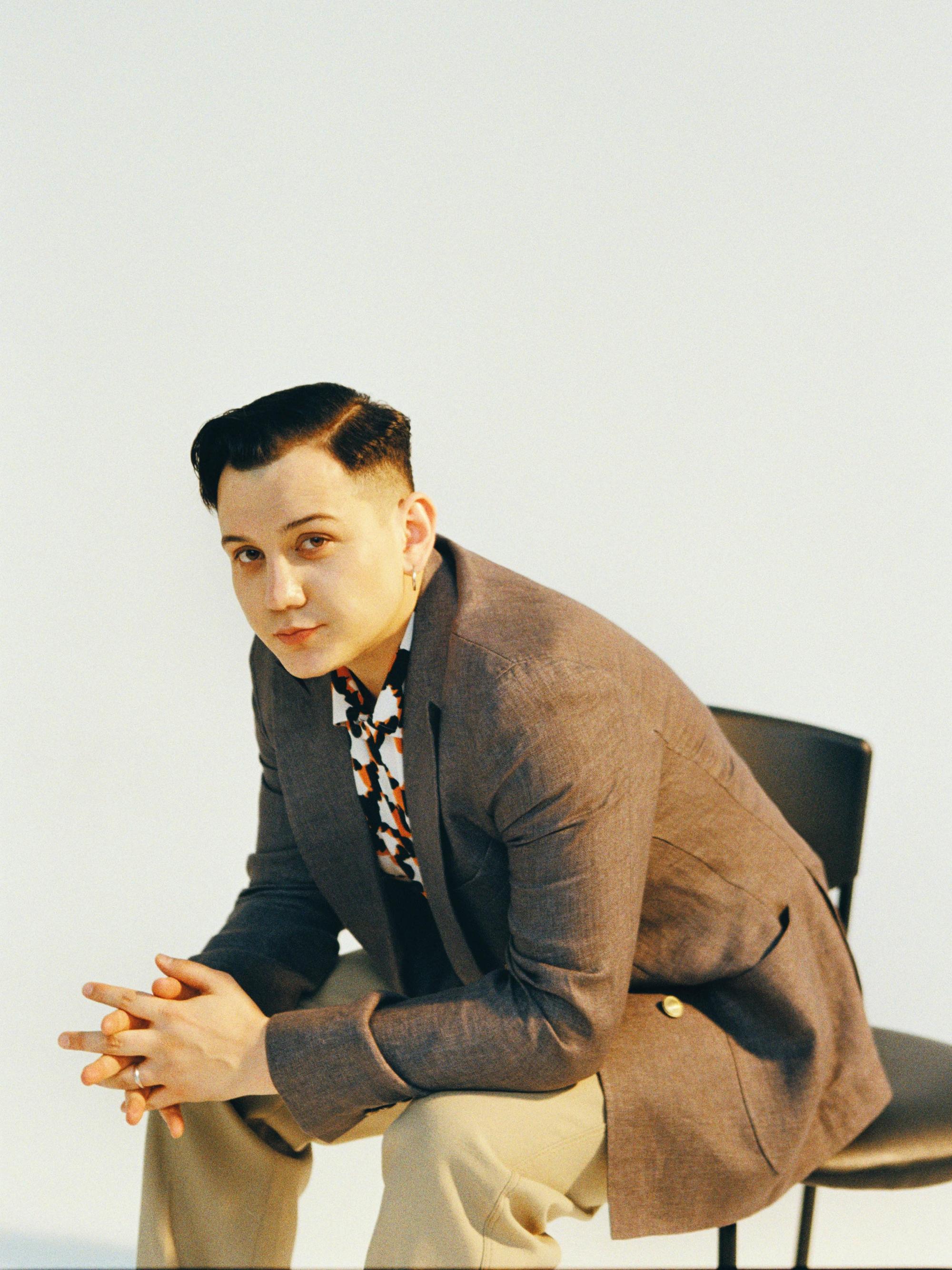 艾熱推出新專輯《AIR‧艾熱》,收錄8首重新編曲演唱的中國新說唱節目歌曲。