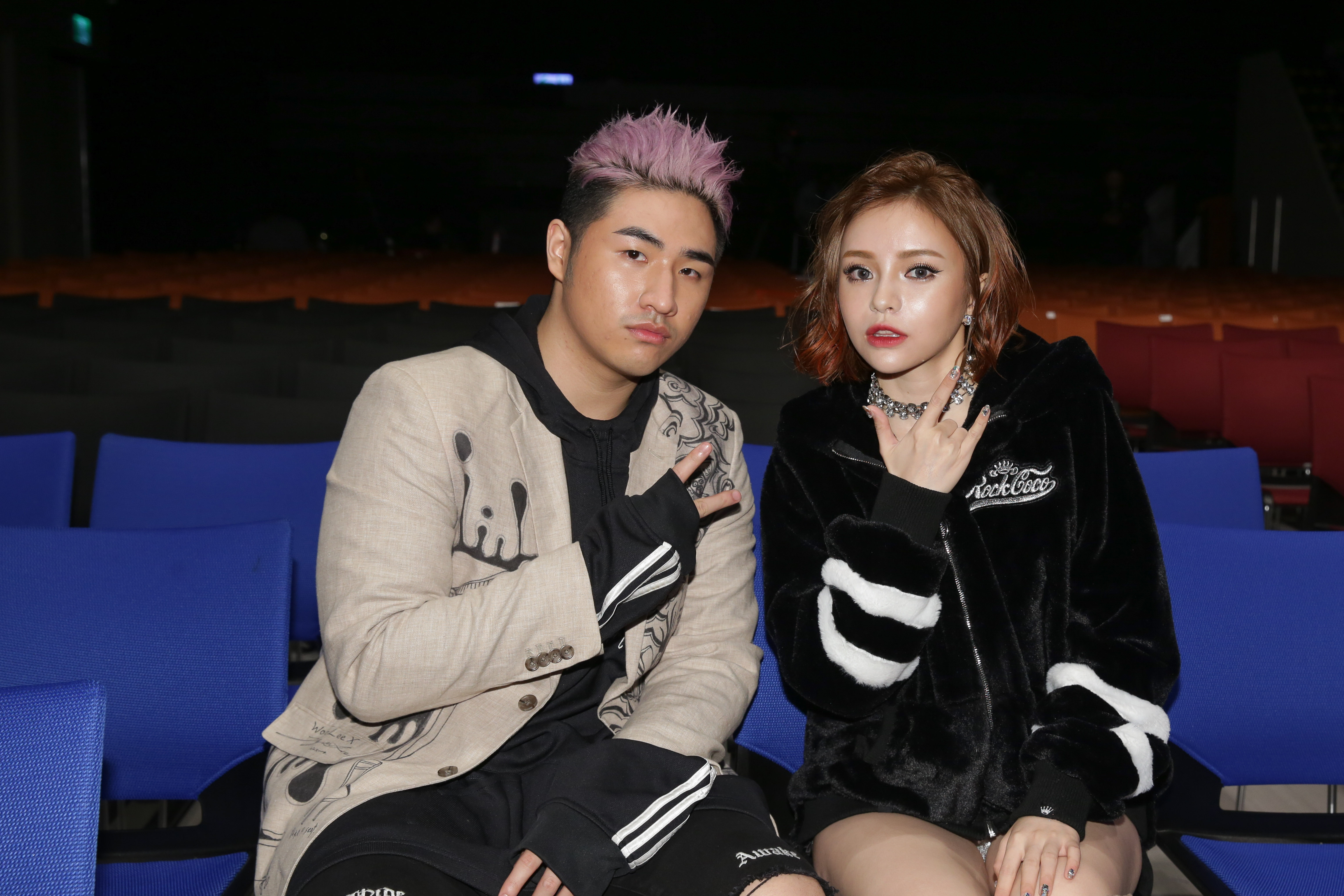 為了《FAMOUS PIE》演唱會，鹿希派和斯亞足足準備了一個多月。