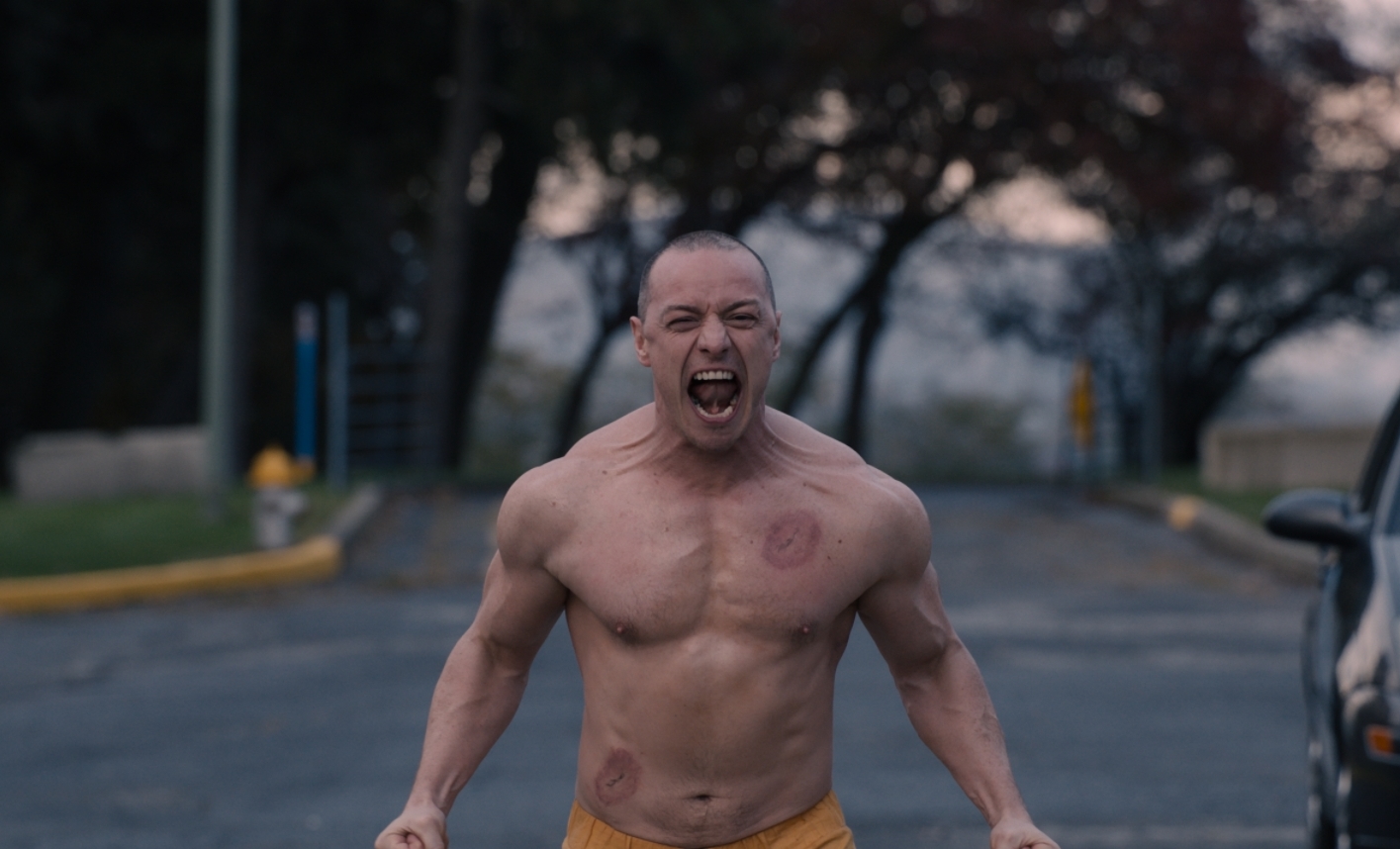 詹姆斯麥艾維為演出「野獸」角色，每天狂嗑雞蛋、牛排、鮭魚、雞肉，並上健身房做運動，在短時間就迅速變壯。（博偉提供）