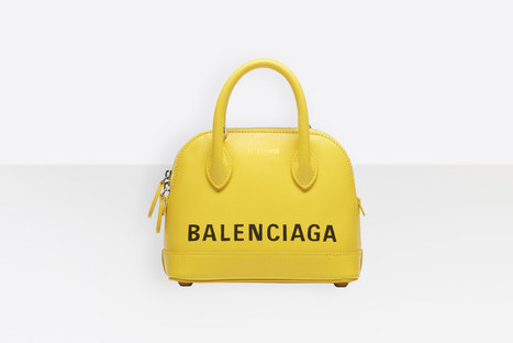 家族中的另一款Ville Top Handle,多了手提功能。約NT$54,400(翻攝自BALENCIAGA官網)