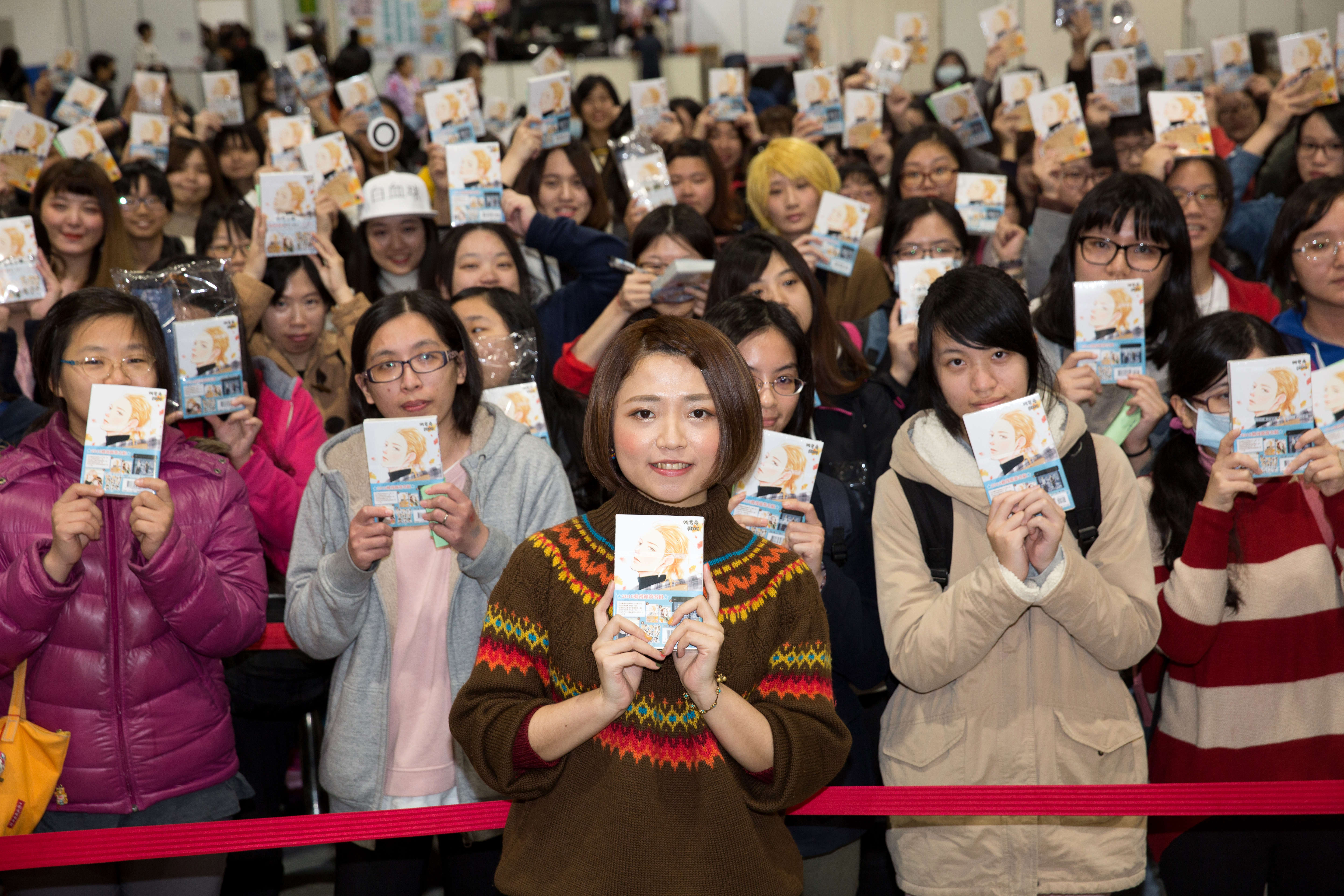在聽完柯宥希宣布投入「小丑醫生」漫畫的發言後,粉絲報以熱烈掌聲,希望她能去做自己想做的事。