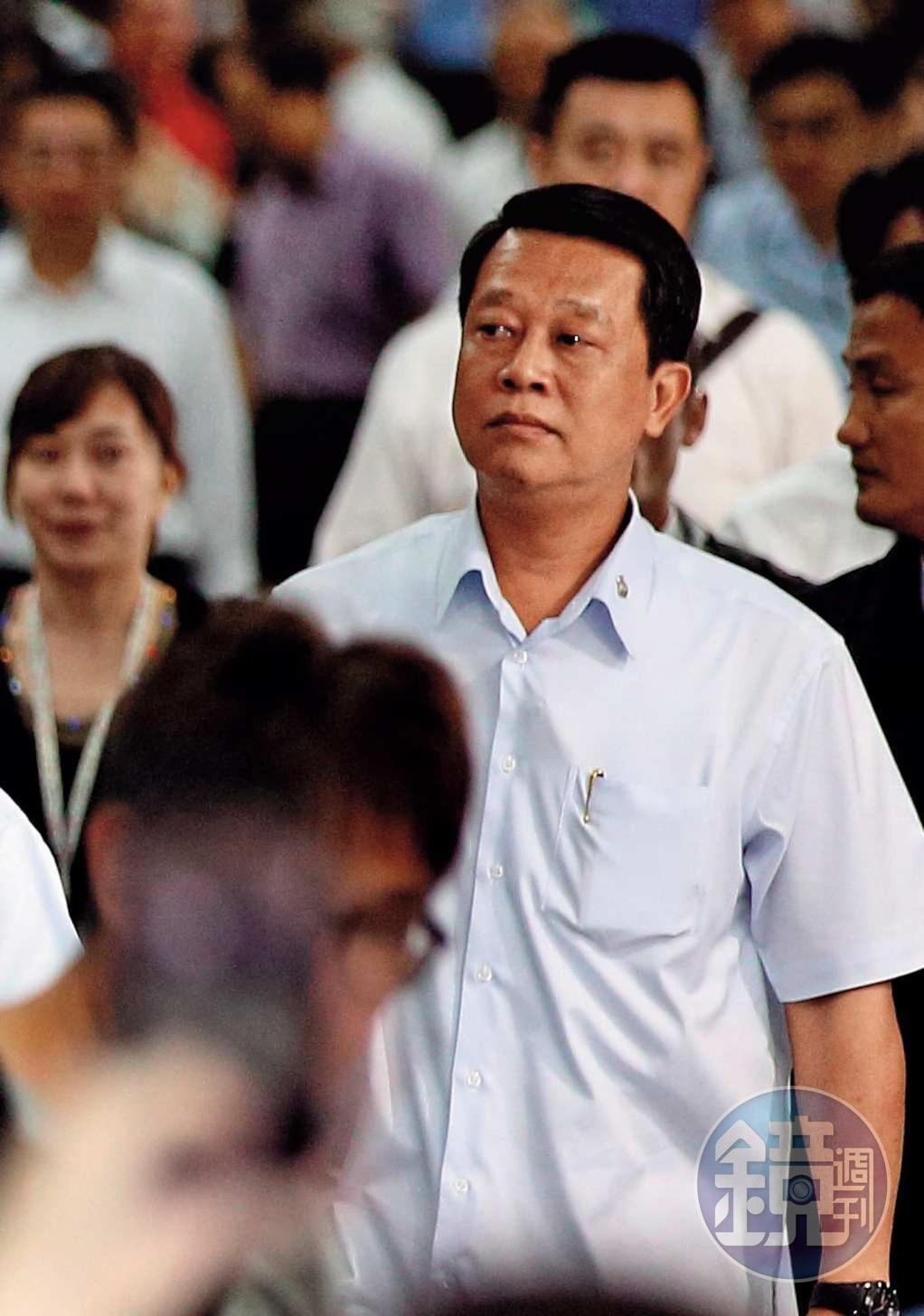 曾維聰在安維專精訓練測驗失敗，卻擔任時為總統候選人蔡英文的維安任務，後獲陞少將。