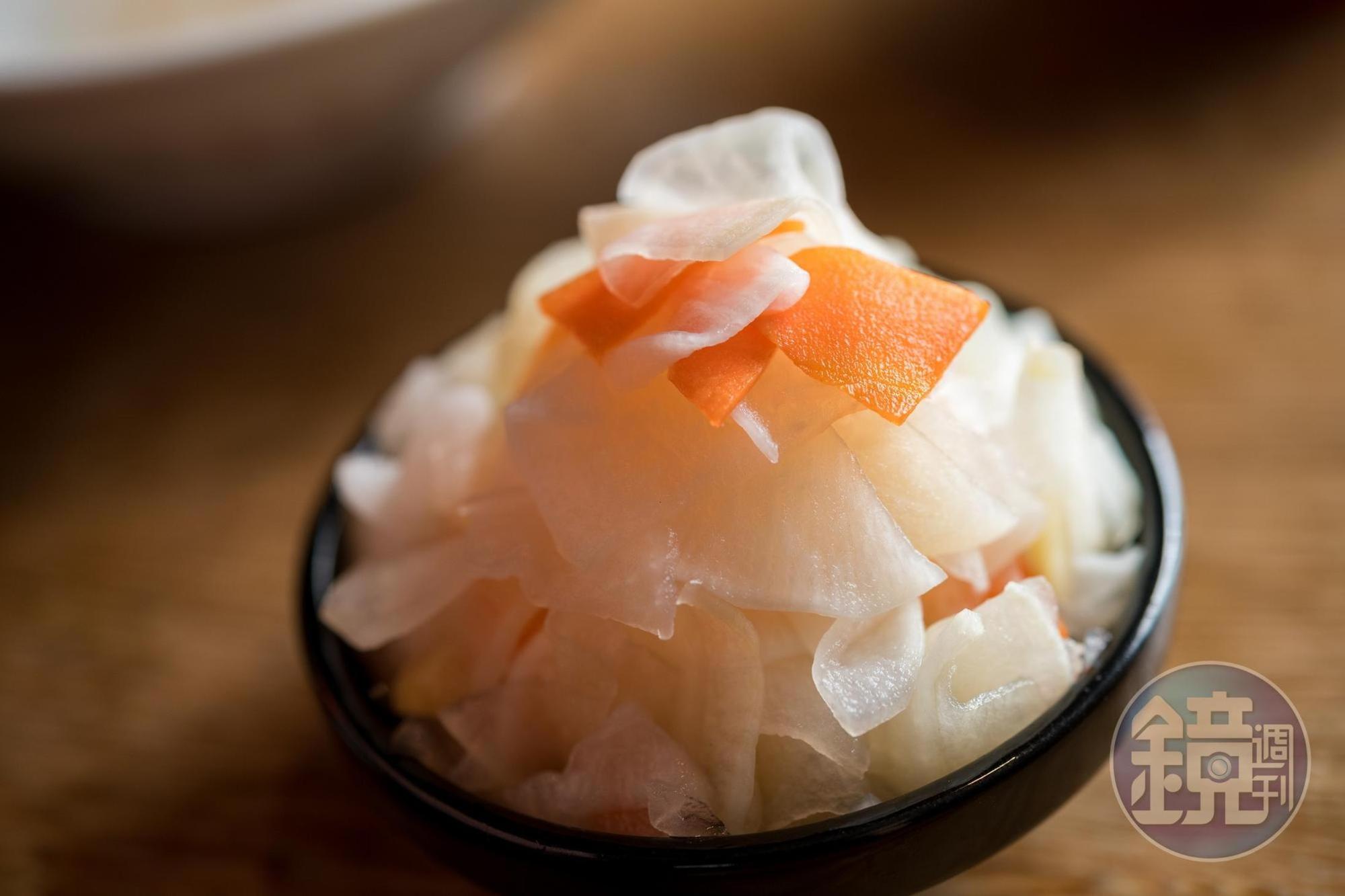 受好評的自製配菜蘿蔔泡菜也可單點。(20元/份)