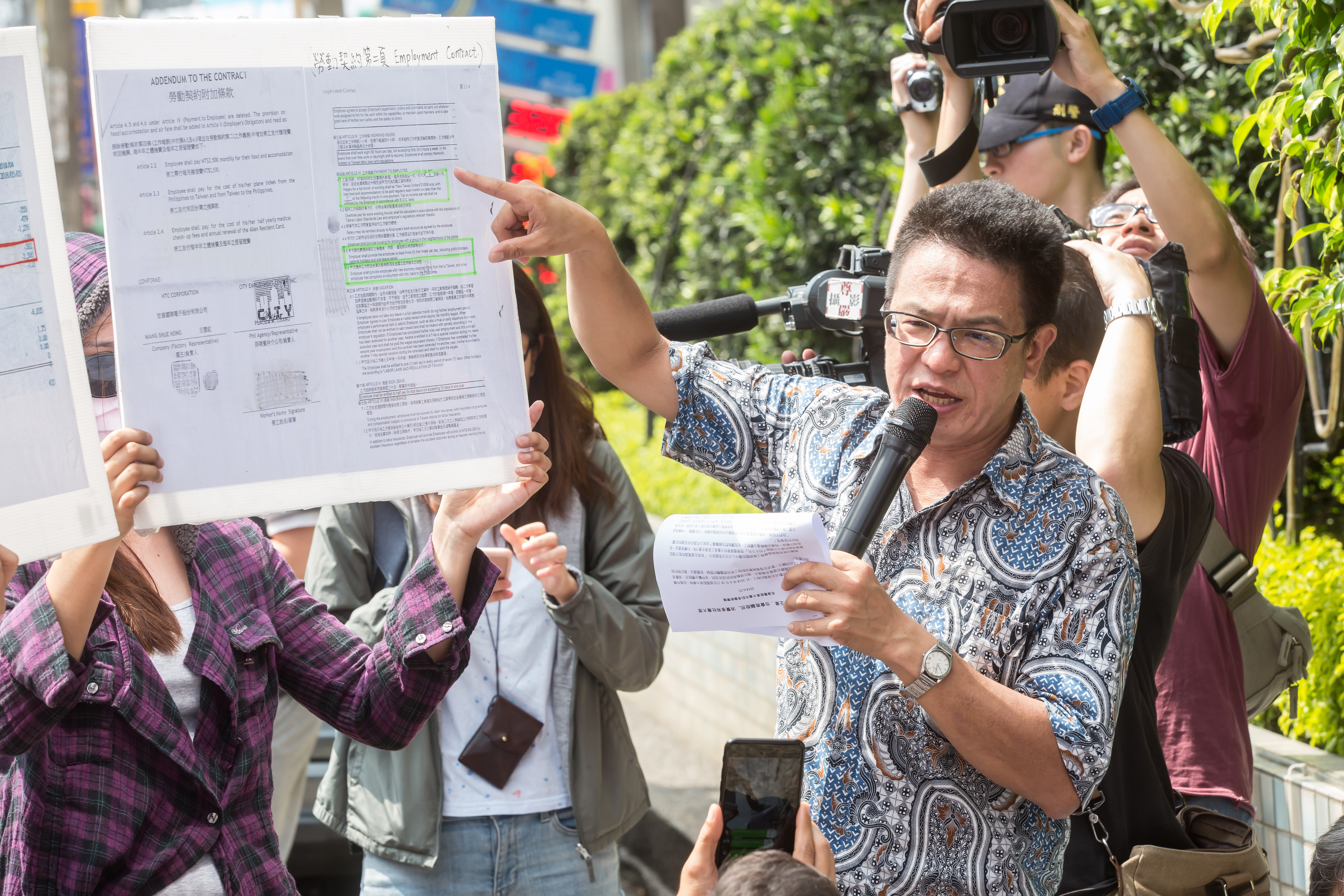 汪英達接受記者專訪時表示，他們反杜特蒂，是基於人權。