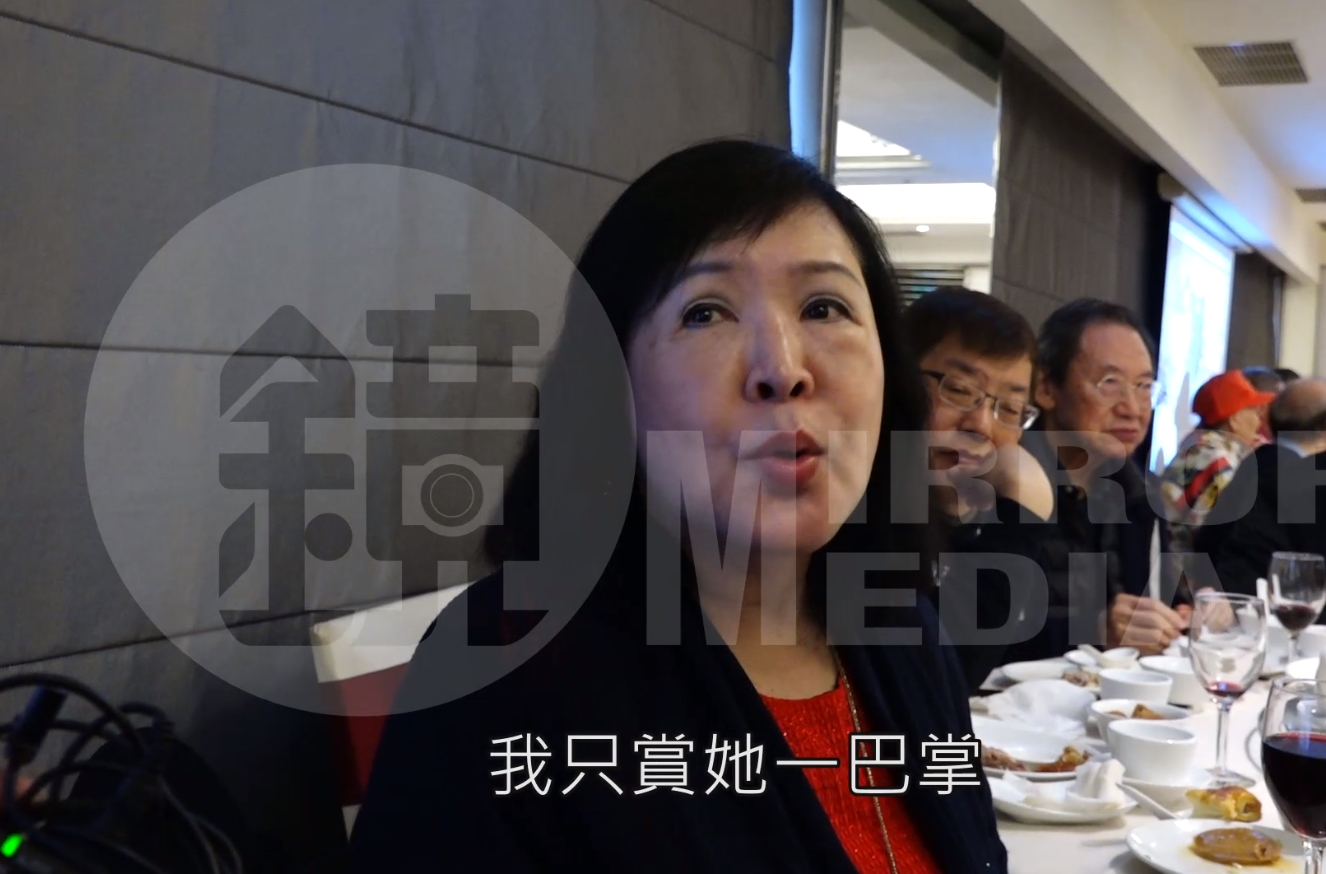 鄭惠中冷不防地狠賞文化部長鄭麗君一巴掌，事後還說是剛好而已。