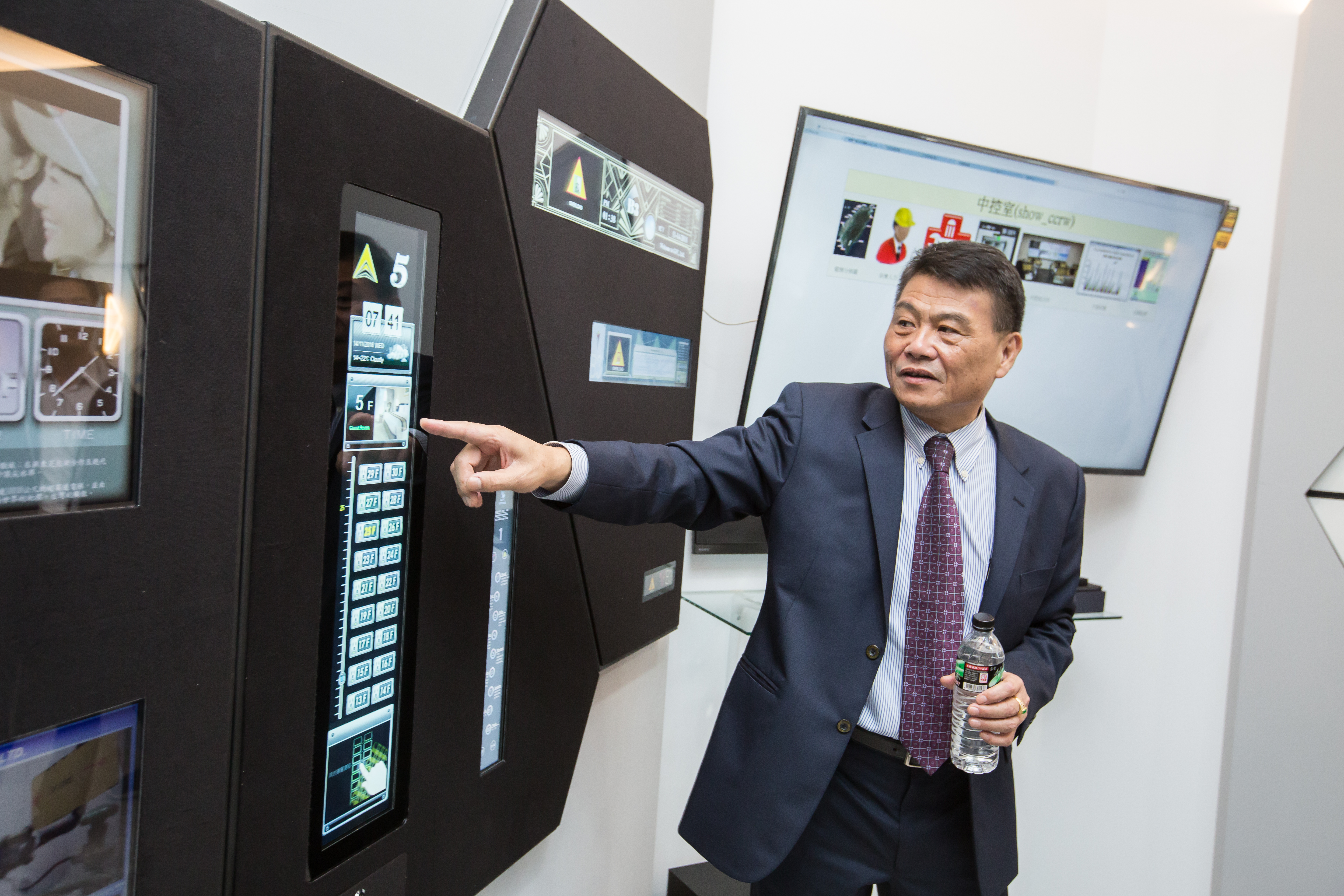 游本立從第一線的安裝黑手，42年來，一路升到總經理。