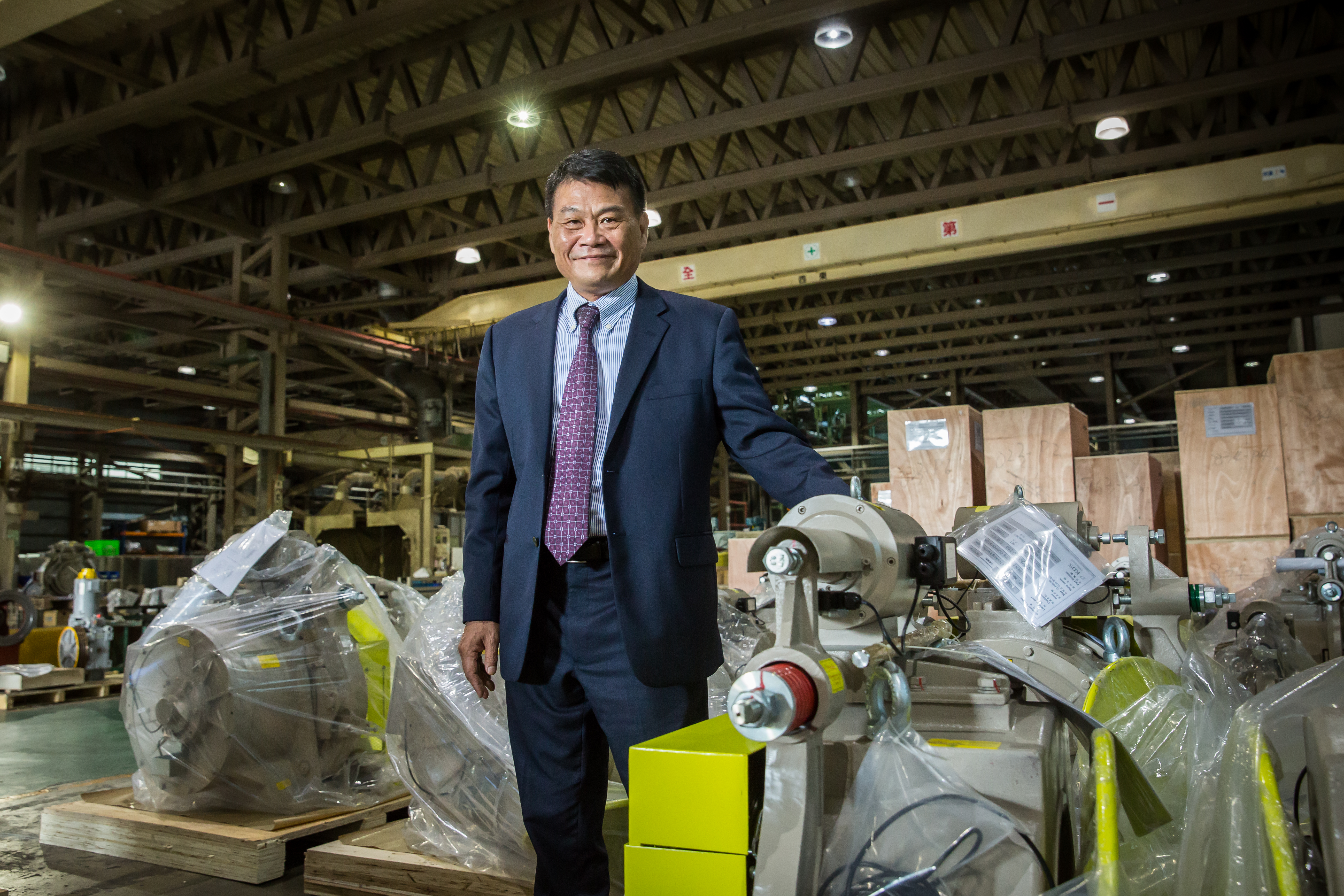 42年來，游本立在崇友待過安裝、工程現場，及品管、設計等多個部門。