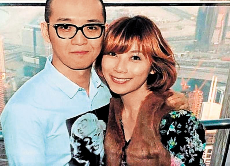 杏立博全診所無預警倒閉，貴婦奈奈（右）和老公黃博健（左）捲款潛逃加拿大，出境前夕，他們印出內帳遭檢調查扣，讓案情有意外發展。（翻攝貴婦奈奈臉書）