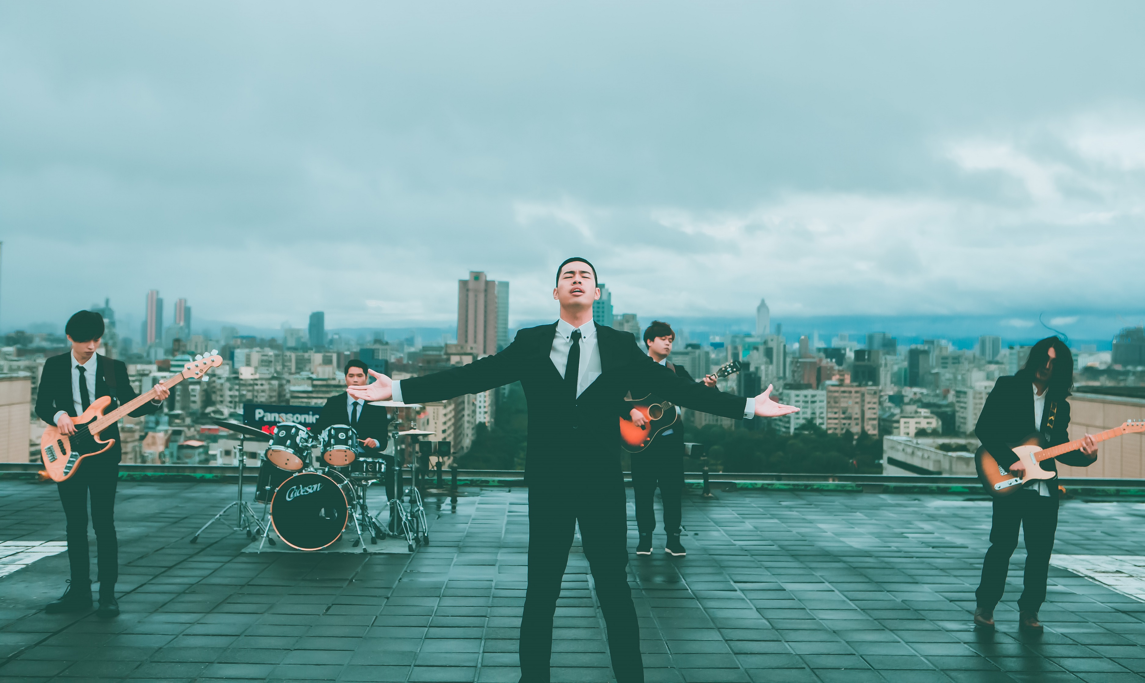 陳大天推出新曲〈記得我的歌〉，收起搞笑認真當歌手。（大鵬經紀提供）