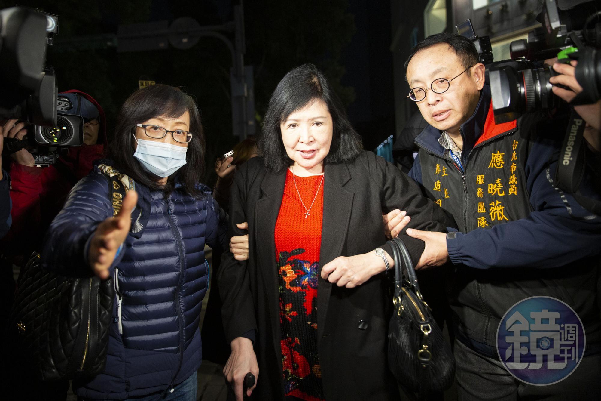 鄭惠中到大安分局說明案情,並表示明日早上9:30要親自到文化部向部長道歉。