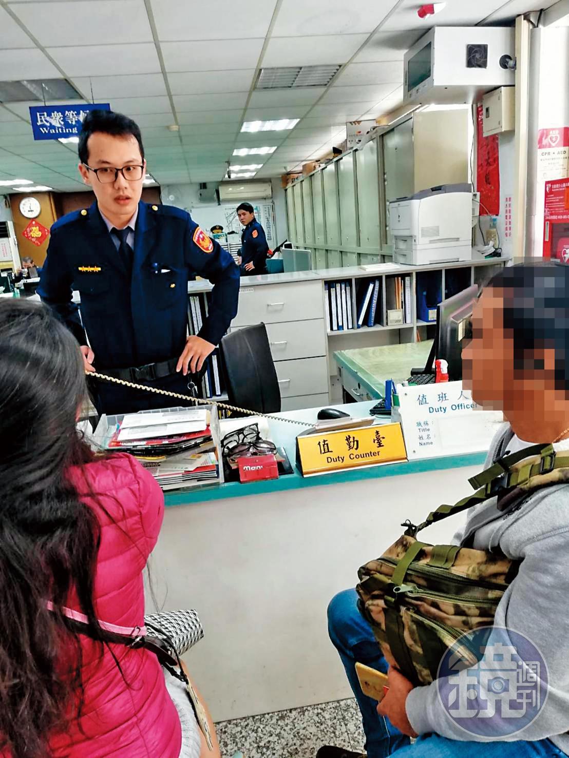 被誤為逃逸移工的荷西(右)擔心自己將被遣送,趕緊到新莊分局報案。