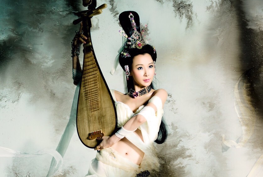 蕭薔26日在桃園市蘆竹區「宏願大千世界」首辦2019年曆簽名會海報。(珍世美學提供)