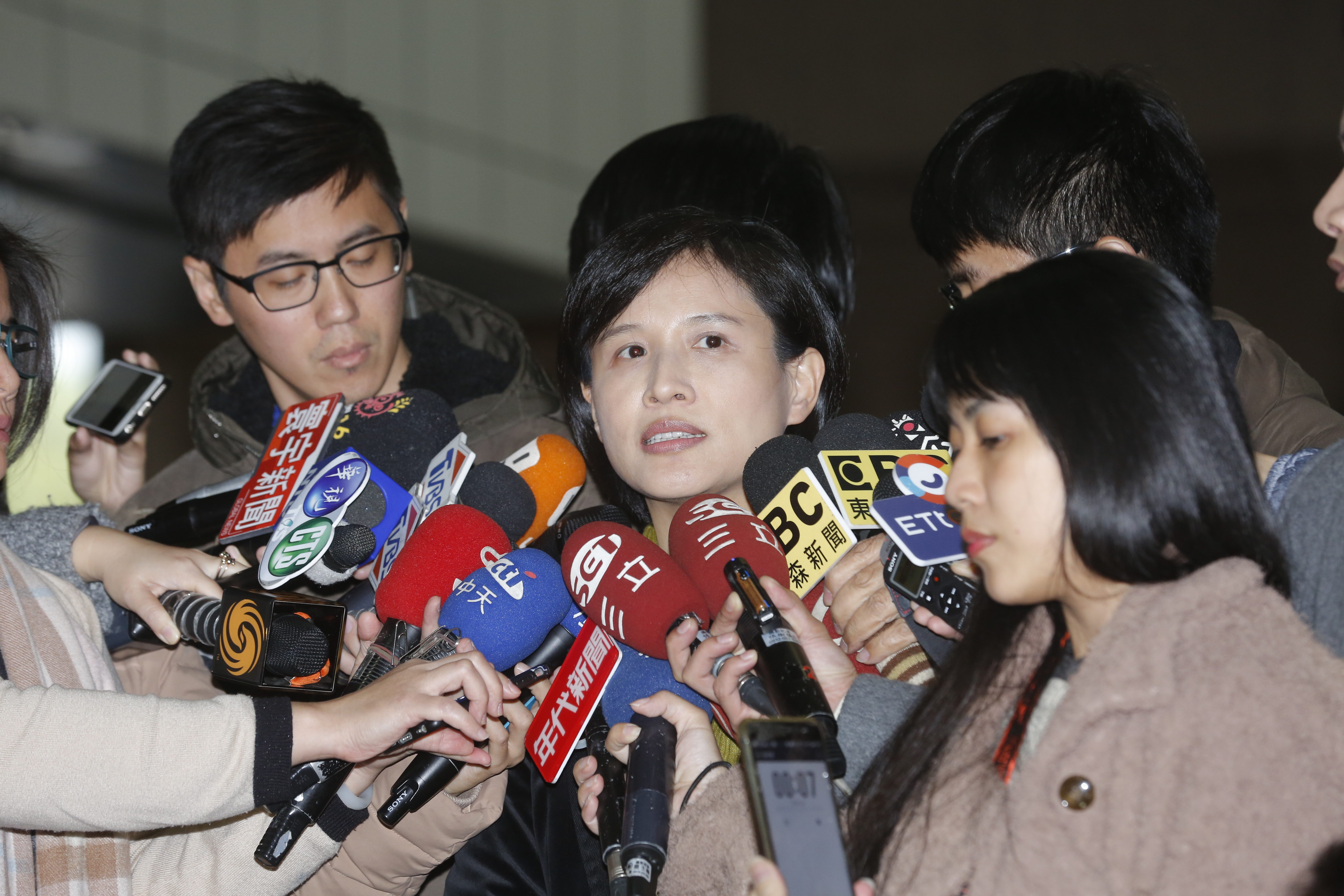 文化部長鄭麗君遭資深藝人鄭惠中狠賞一巴掌，事件後首出面。