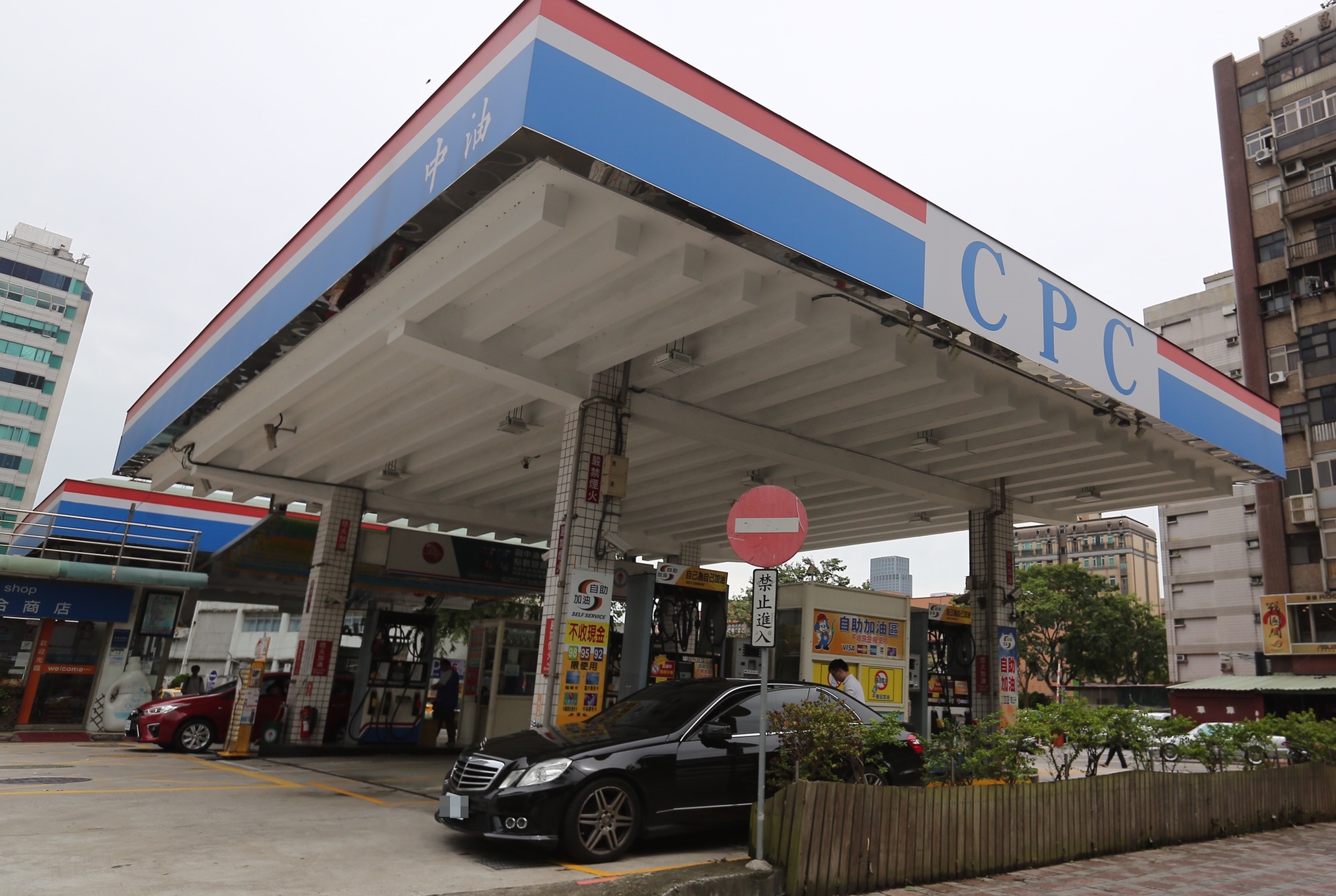 油價連4漲　98無鉛本週估飆破30元