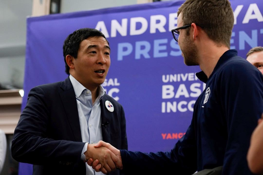 台裔美國人楊安澤成為美國民主黨首位爭取總統候選人提名的亞裔人士。(翻攝自Andrew Yang for President 2020粉絲專頁)