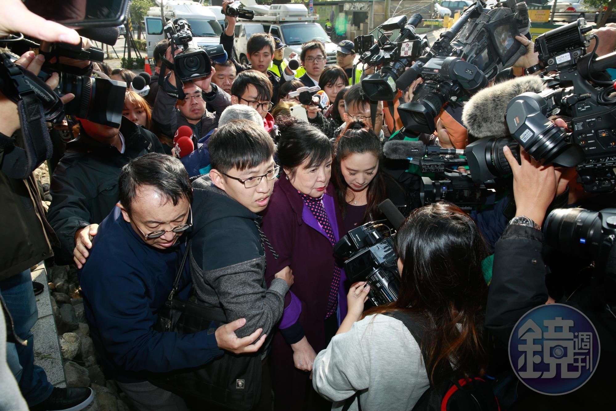 鄭惠中在偵訊時辯稱，毀損李登輝肖像的目的，只是在表達政治訴求。（本刊資料照）