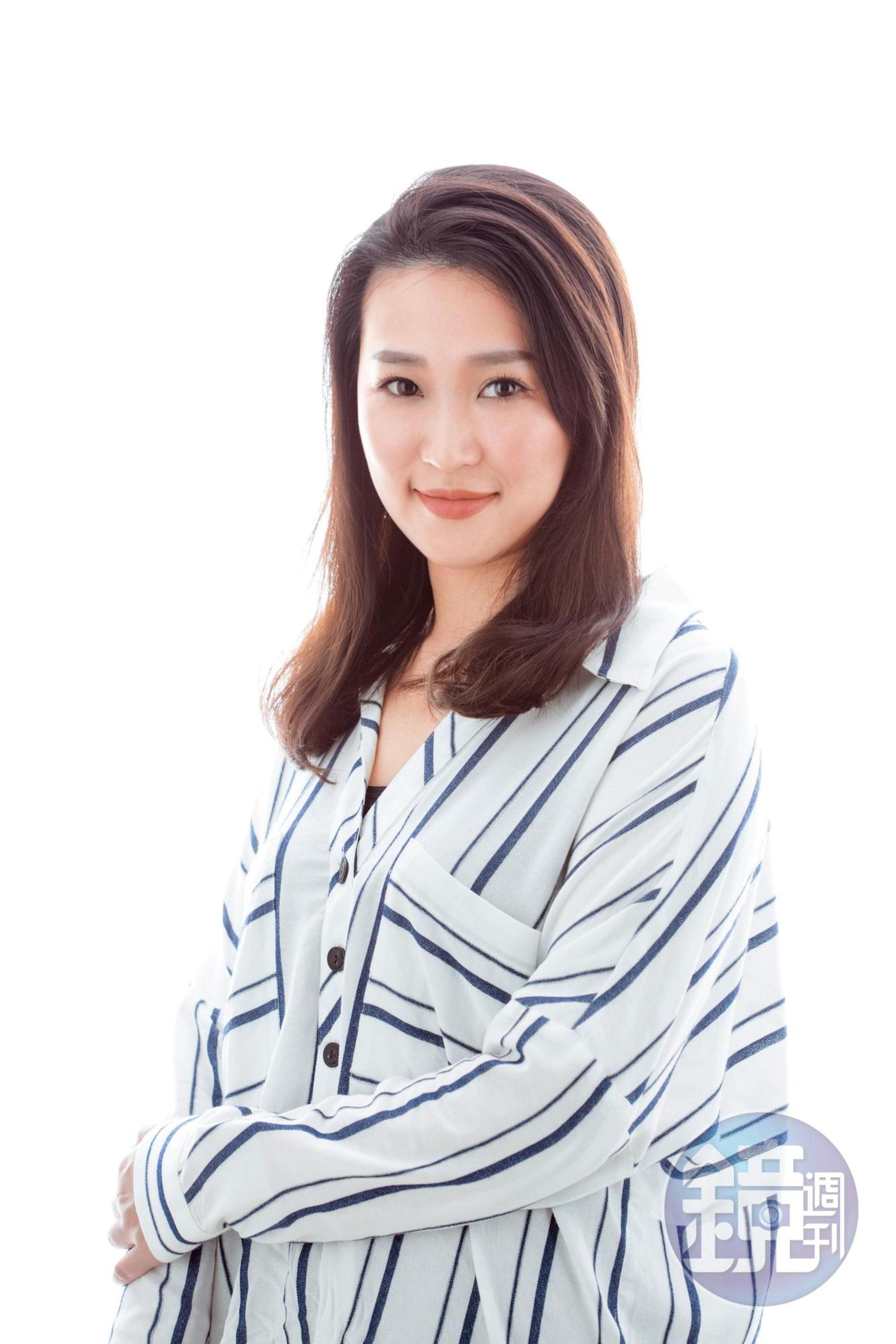 達人專家　Misa老師有10年彩妝資歷，現為吉麗絲朵美容教育老師。