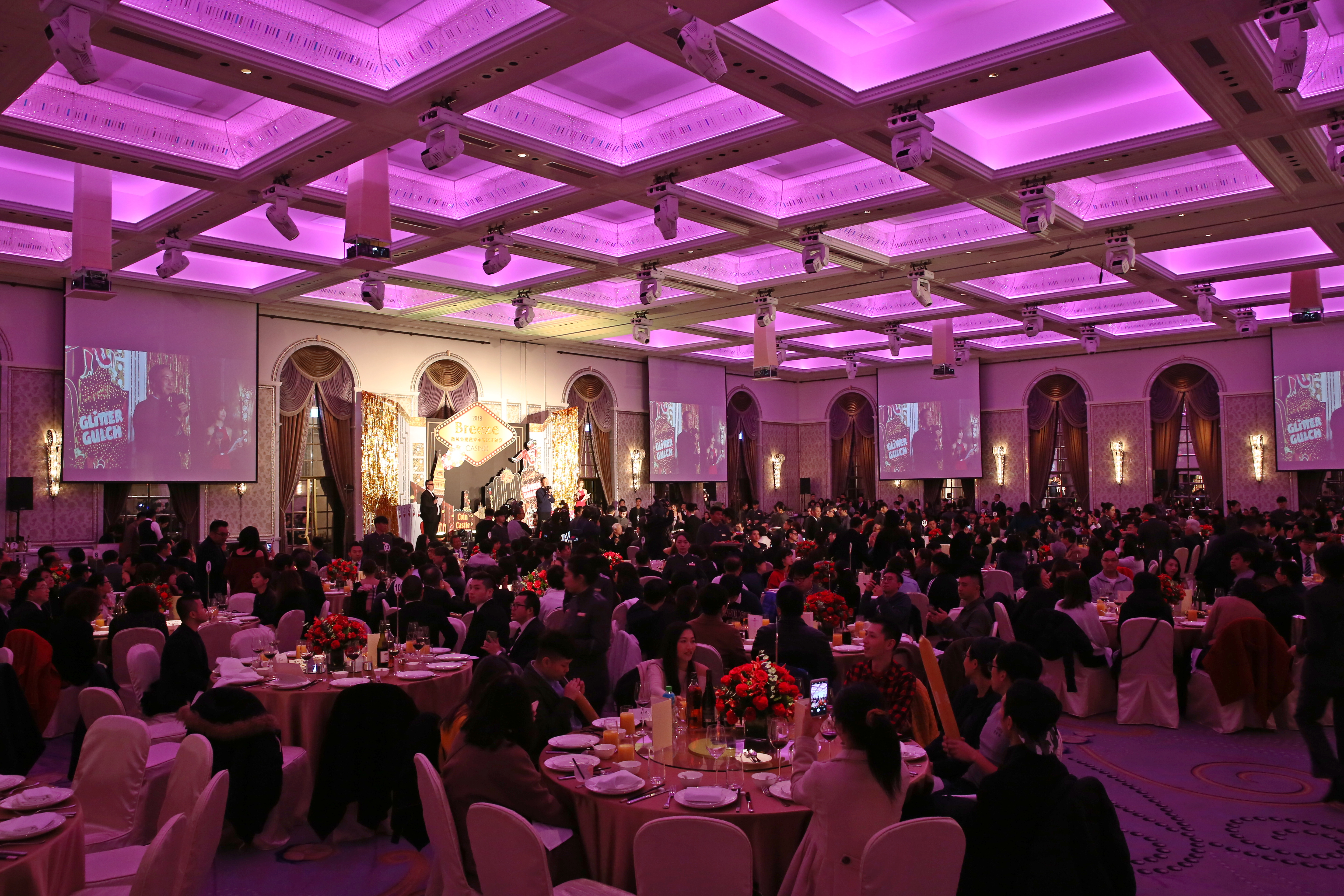 廖鎮漢為感謝員工付出,特別選在東方文華舉辦尾牙,還說今年年終獎金至少2個月。