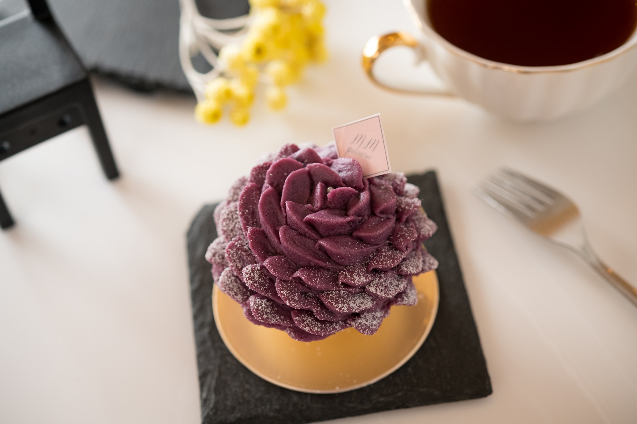 有如盛開花朵的「紫茉莉」，使用的是雲林紫地瓜。