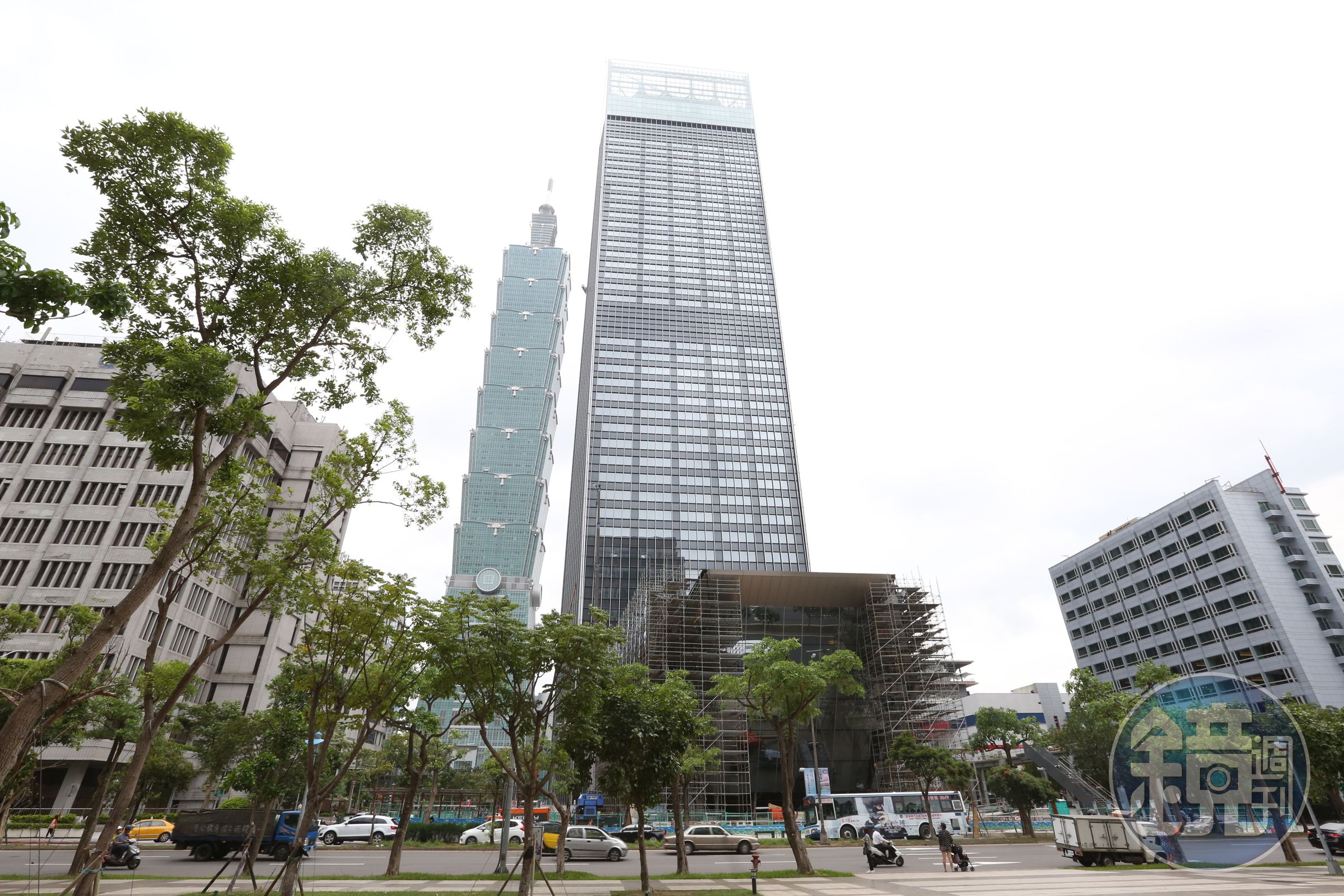 企業掀辦公總部換屋潮，信義區頂級商辦炙手可熱。