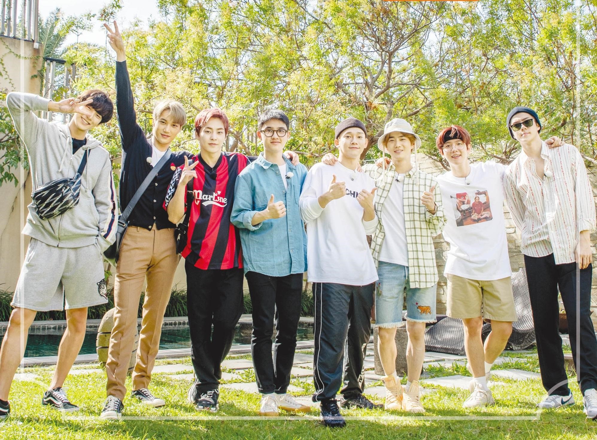 《EXO的爬梯子世界旅行》第2季前進高雄墾丁，藉8位成員「爬梯子遊戲」進行各種挑戰。（LINE TV提供）