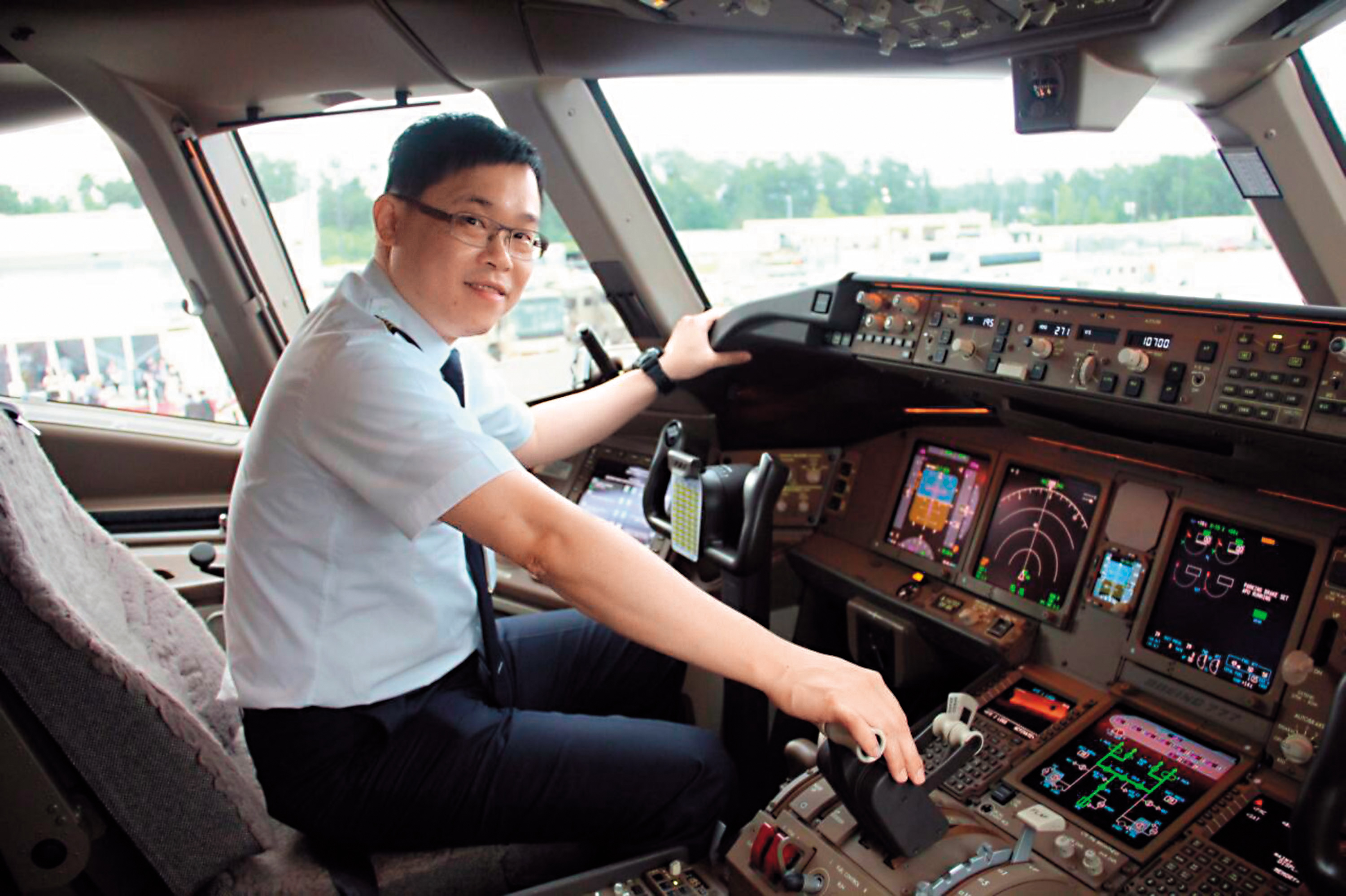 張國煒擁有機師執照,2任妻子都是長榮空姐。(中央社)