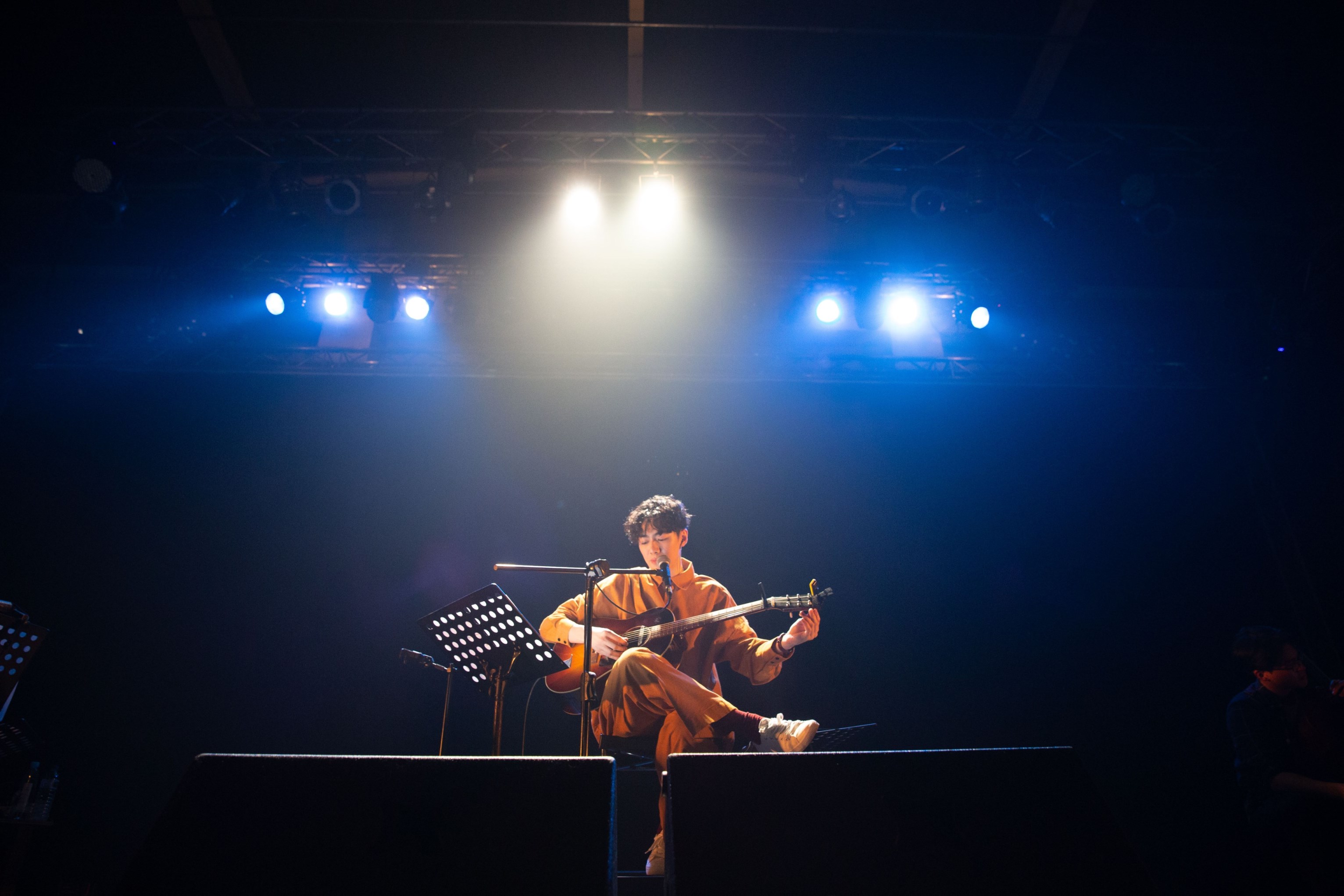 去年底李友廷發行首張 EP《找到我》並展開多場巡迴演出。（Legacy提供）