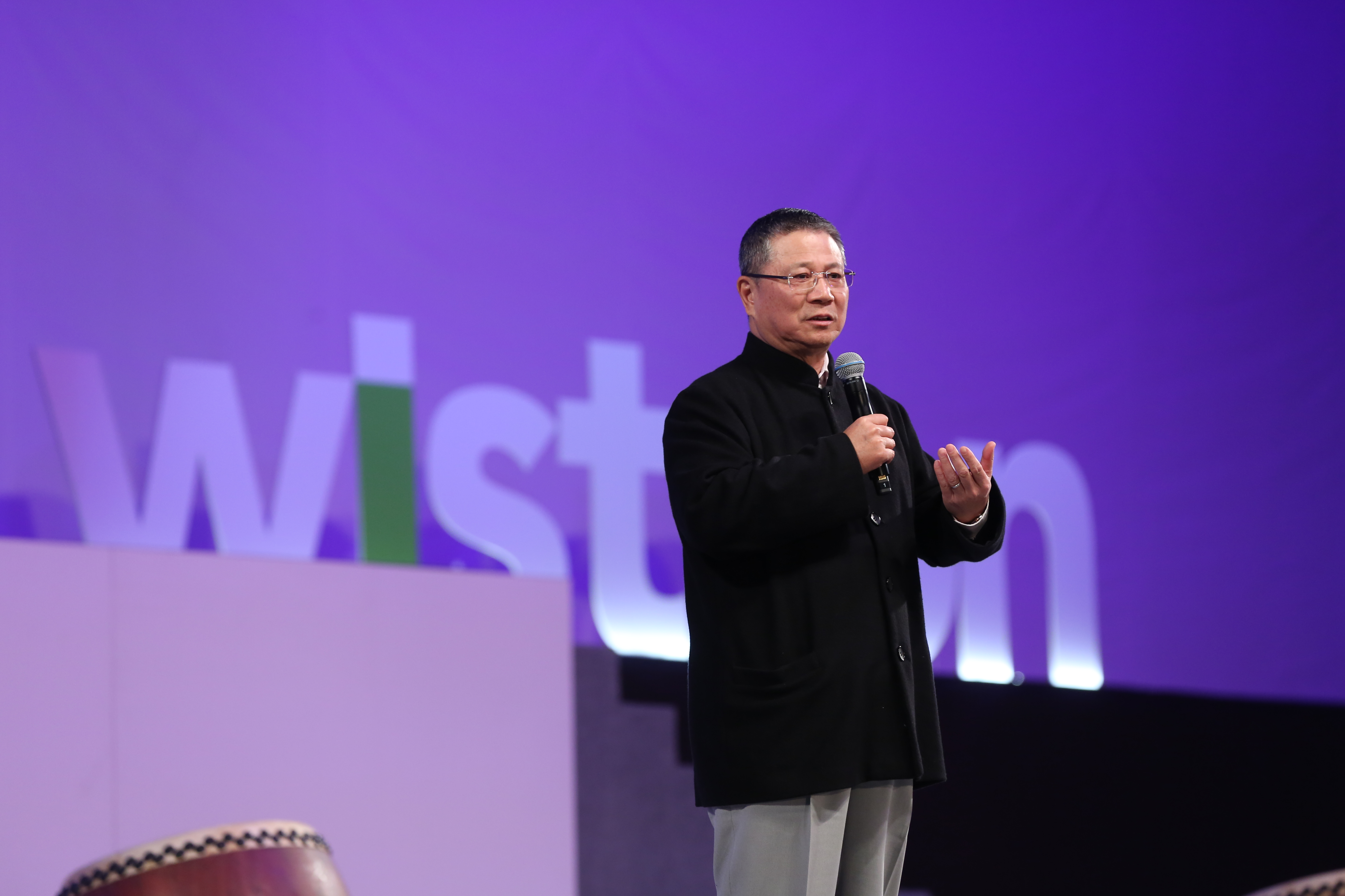 緯創董事長林憲銘表示，今年還沒要說加多少，但保證每年都會加薪。