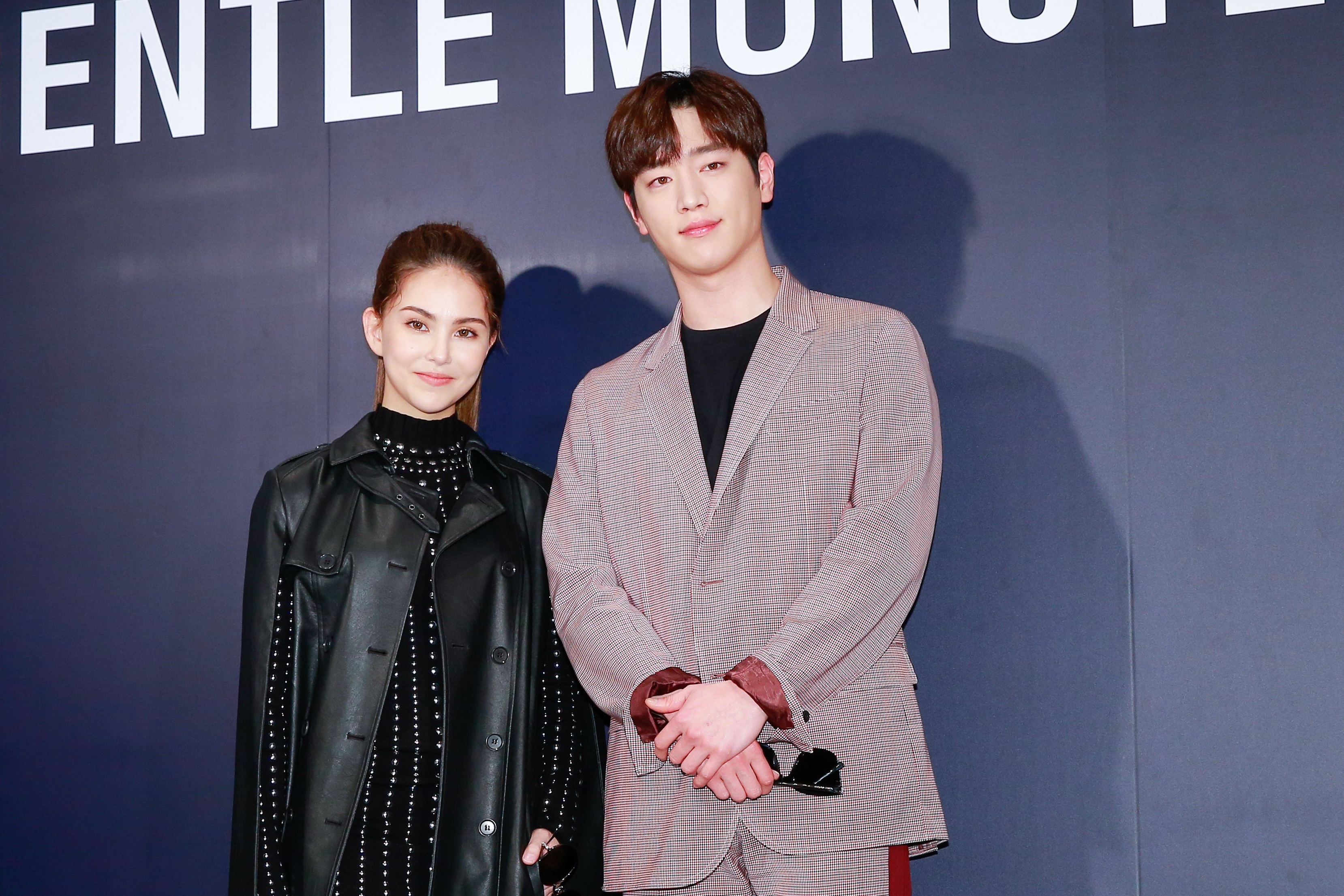 天王嫂昆凌和韓國男星徐康俊一同出席GENTLE MONSTER旗艦店開幕派對。