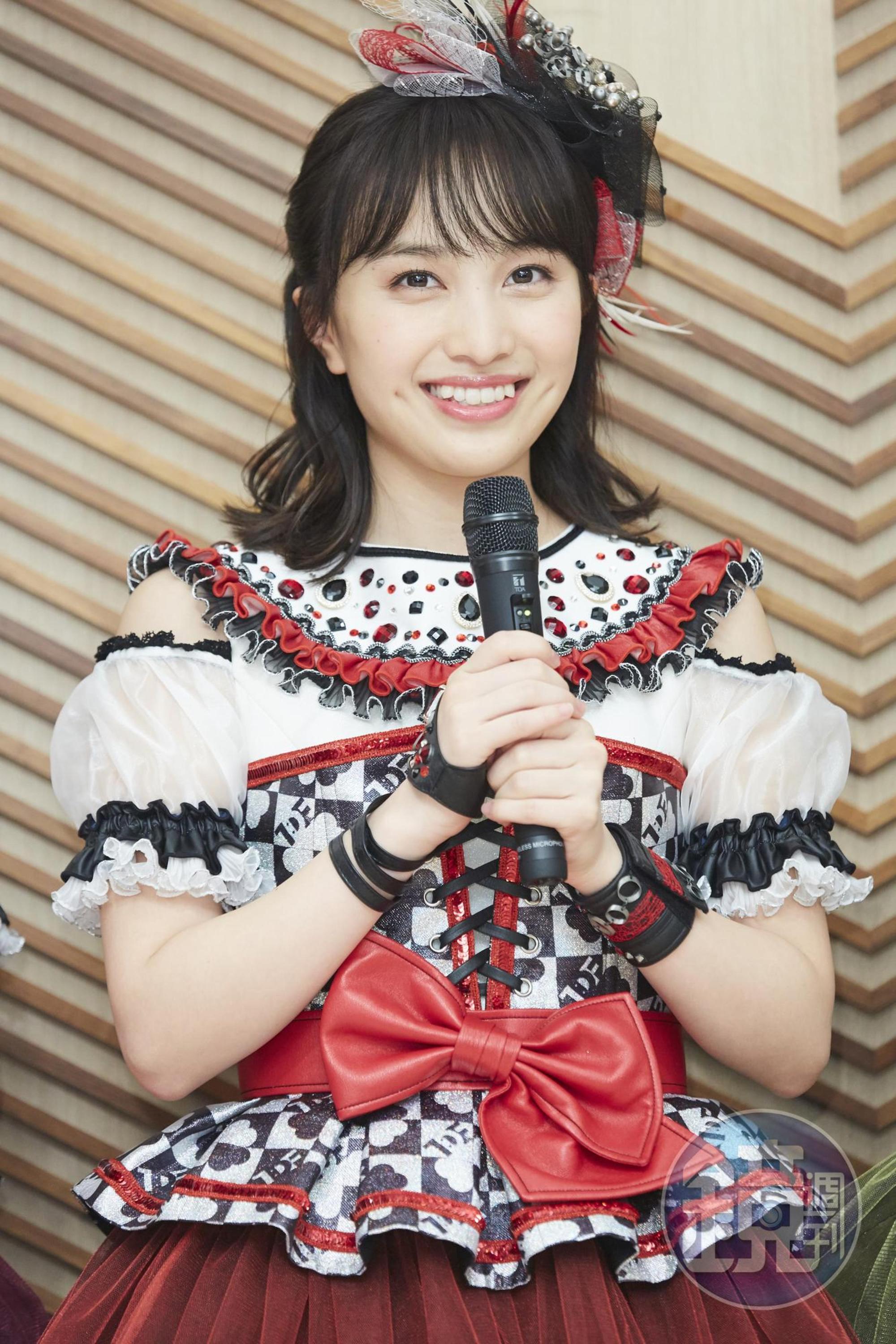 百田夏菜子看到粉絲接機非常驚喜,跟大家相約:「明天見!」
